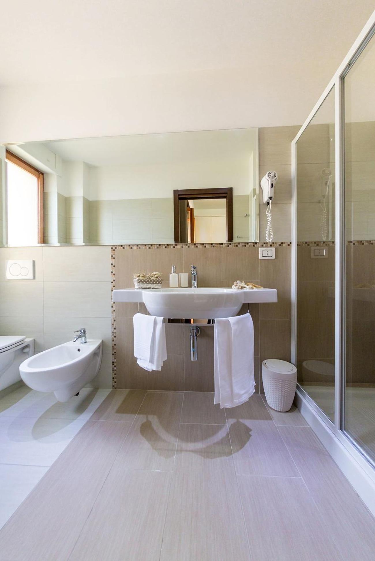 Double Room - Photo 4