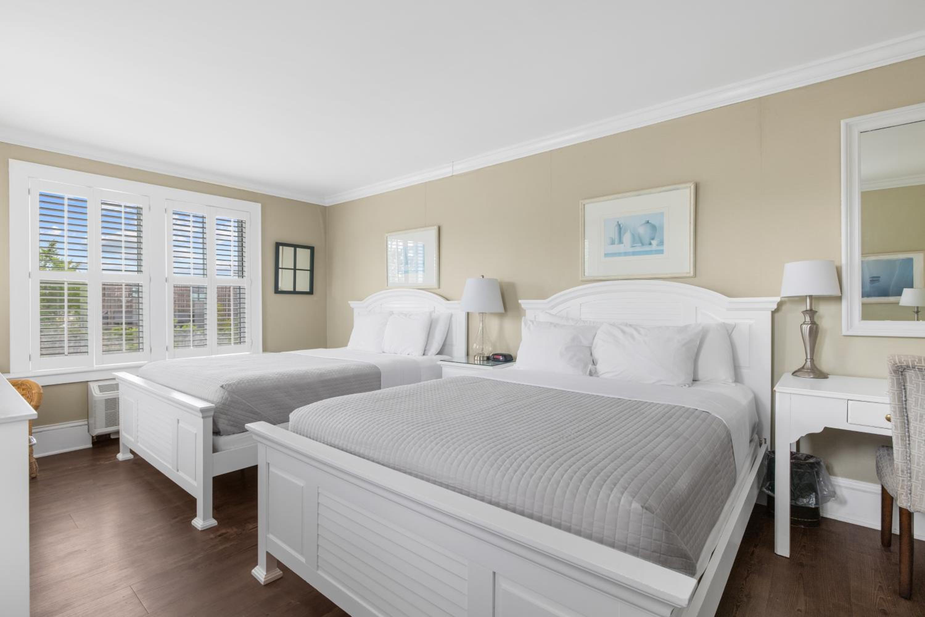 Standard Queen Room