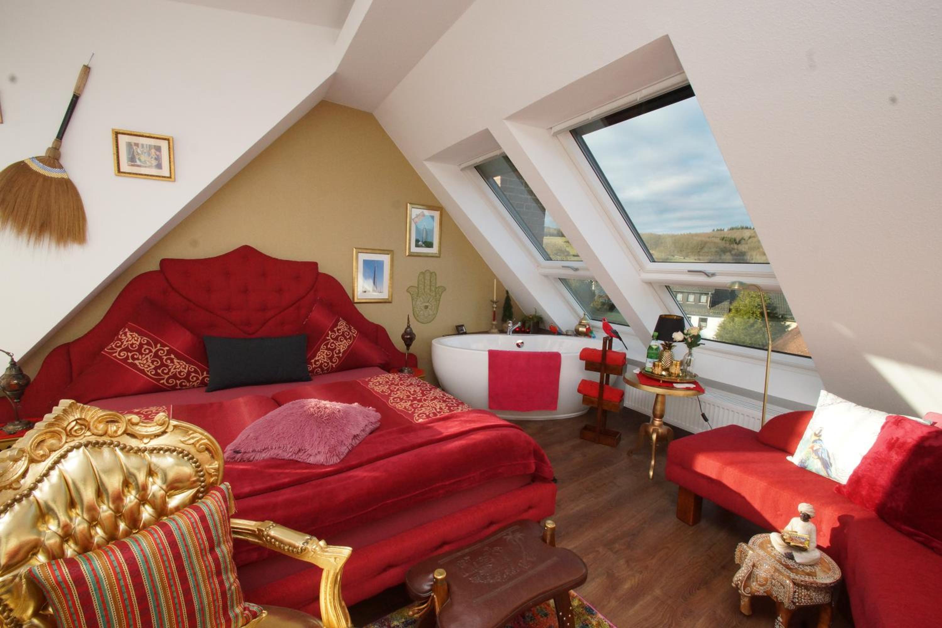 Deluxe Double Room With Bath photo 3