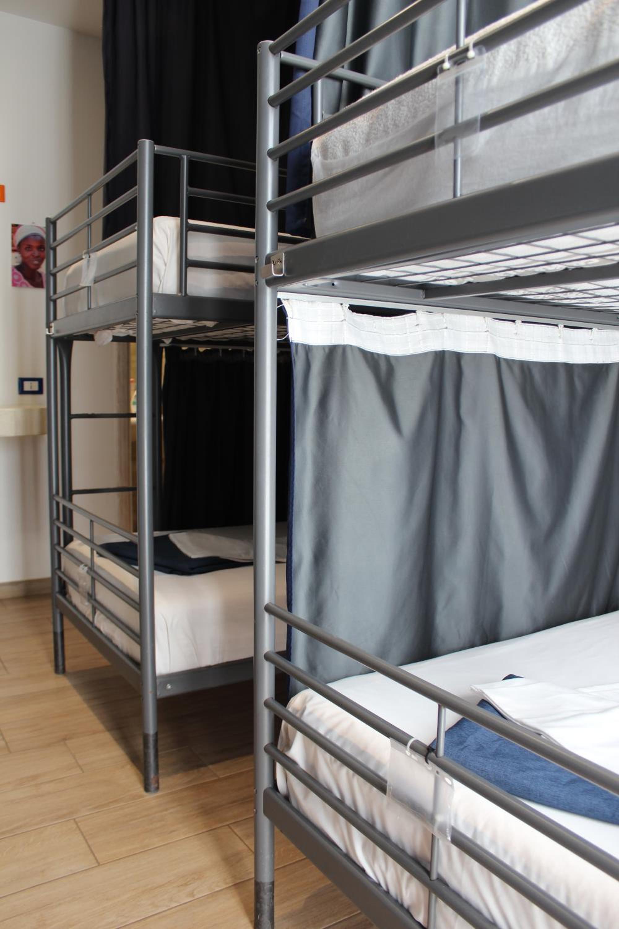 Bed in Mixed Dormitory Room photo 2