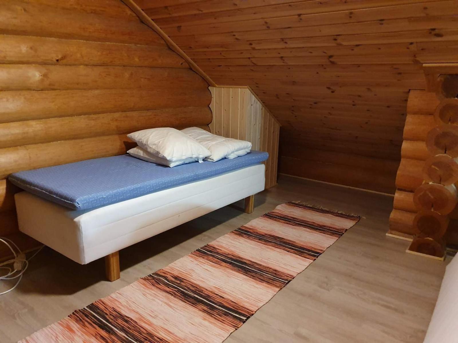 Chalet with two sleeping alcoves and sleeping loft - Photo 5
