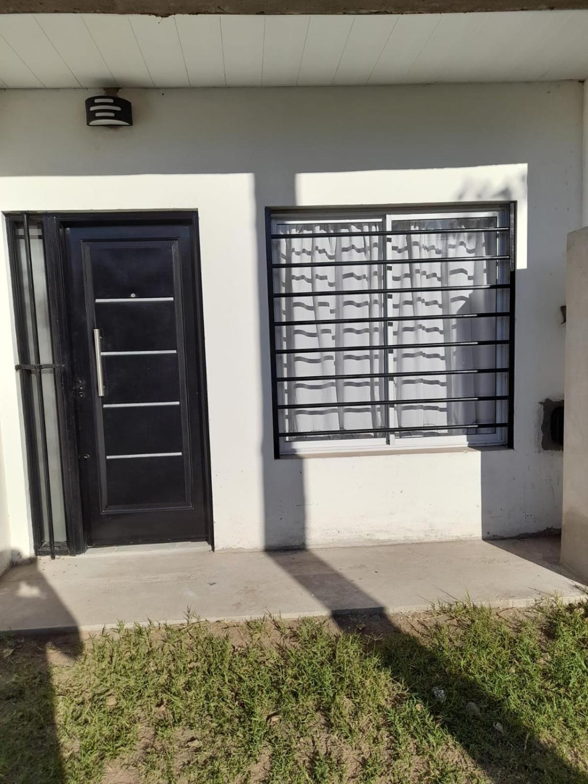 One-Bedroom House photo 3