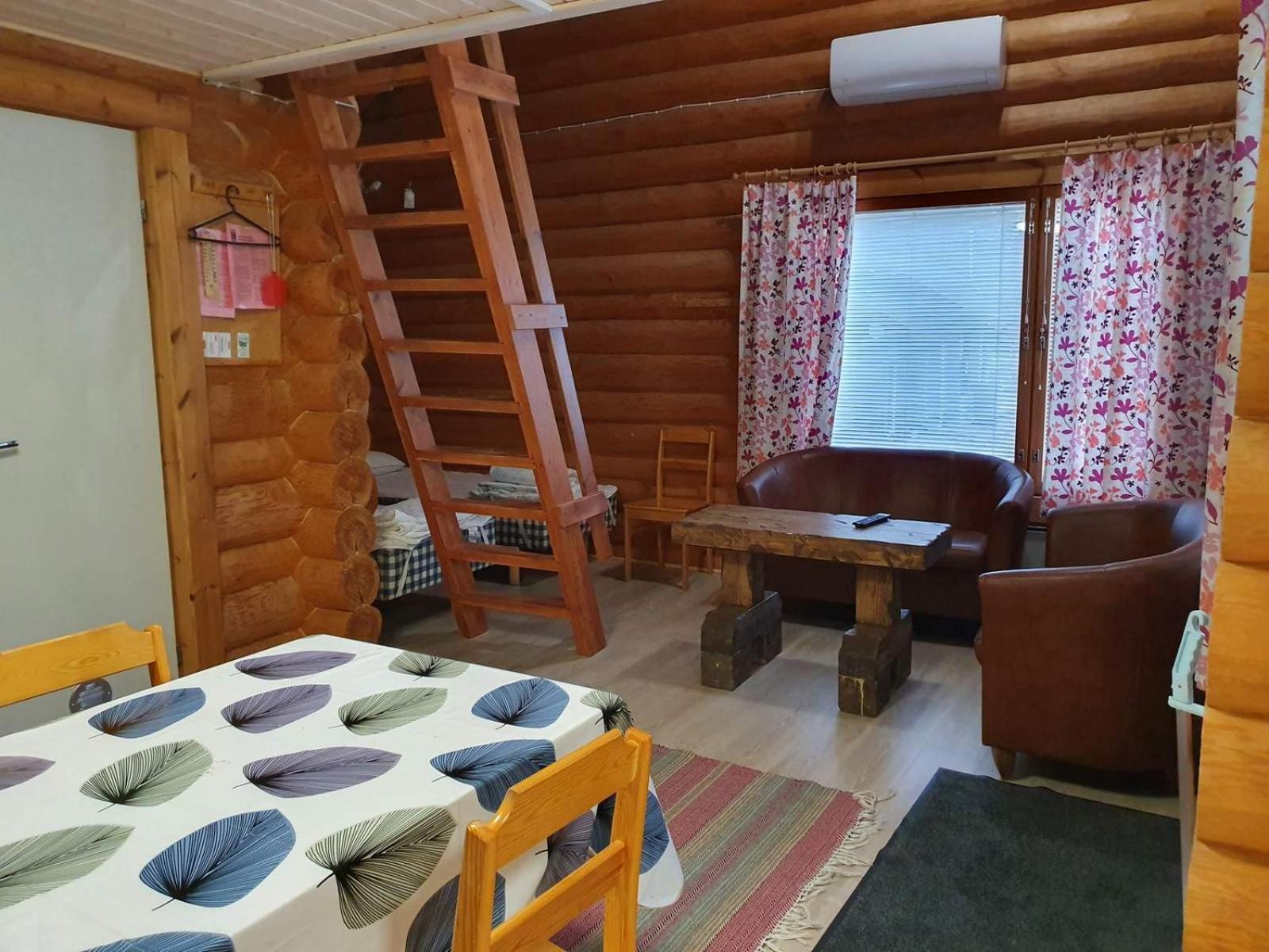 Chalet with sleeping alcove and sleeping loft - Photo 1