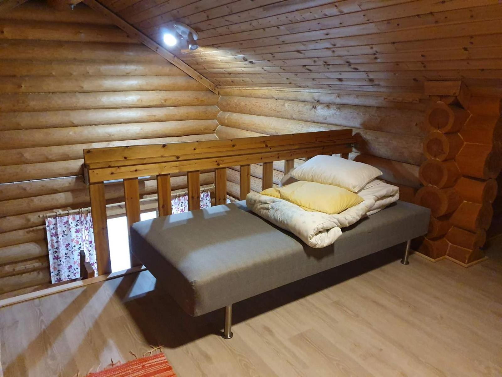 Chalet with sleeping alcove and sleeping loft - Photo 4