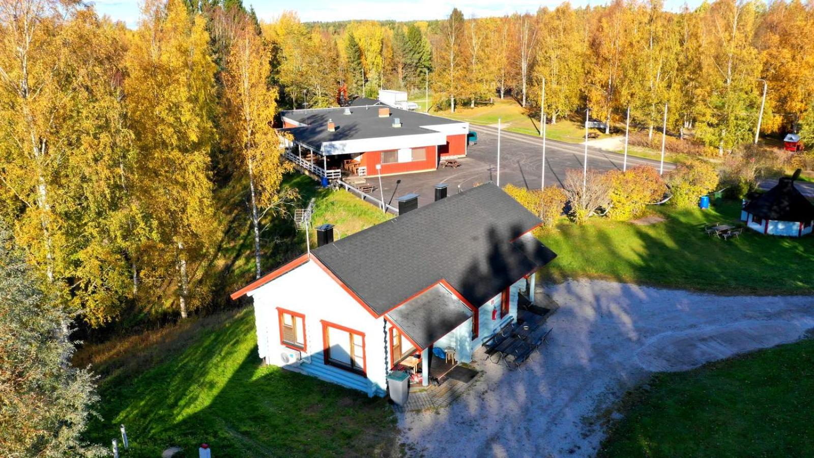Chalet with two sleeping alcoves and sleeping loft - Photo 6