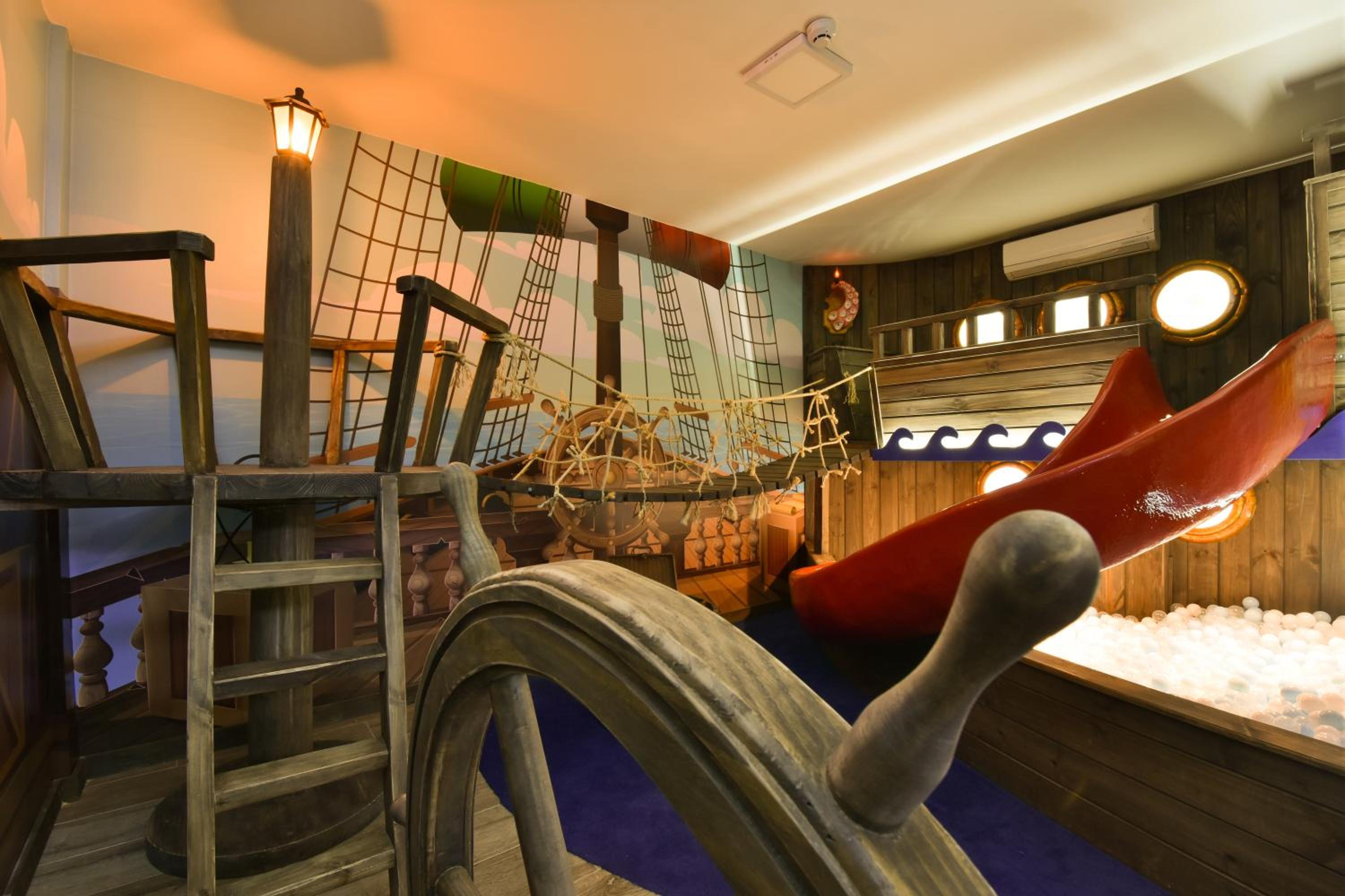 Ship Room photo 3