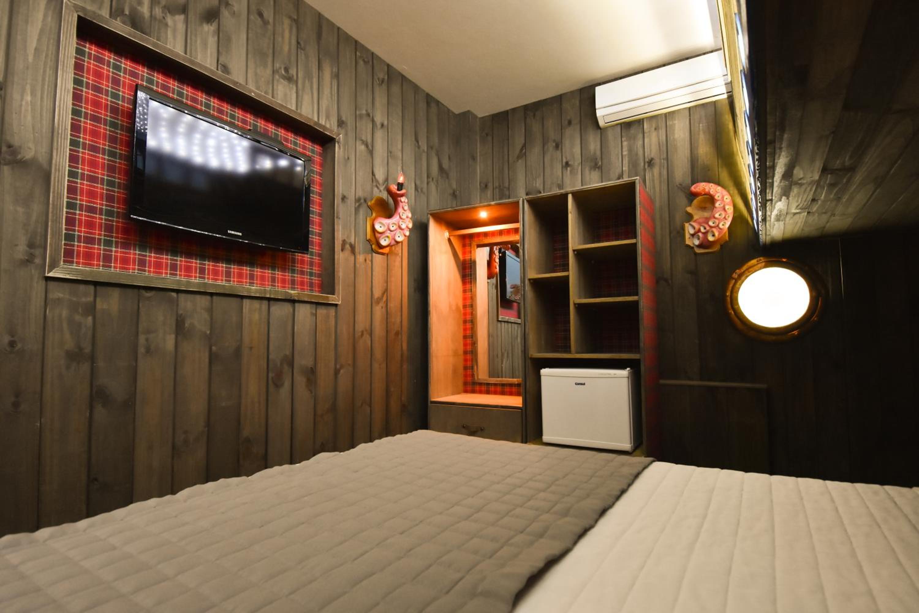 Ship Room photo 2