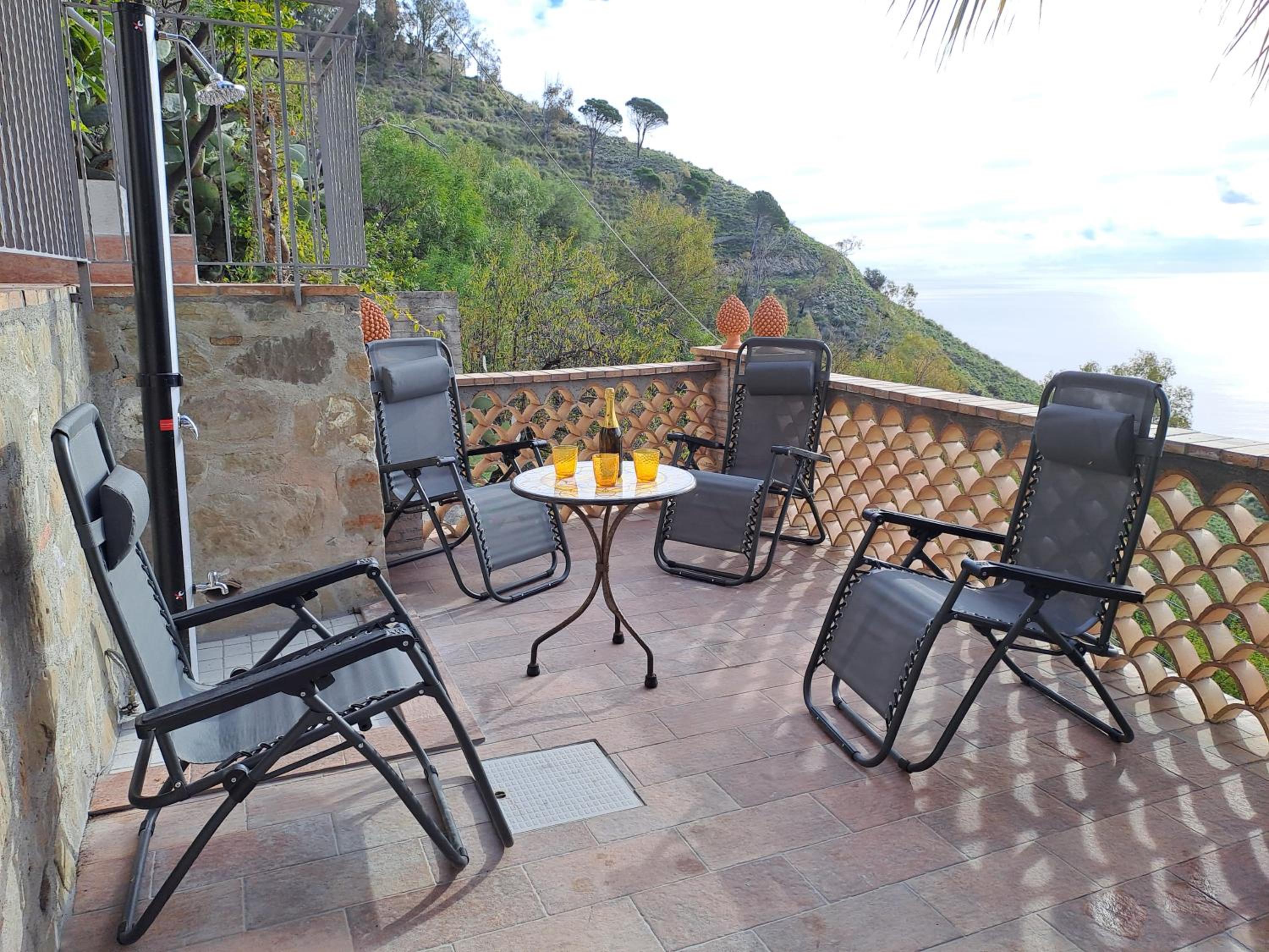 Three-Bedroom Villa photo 2