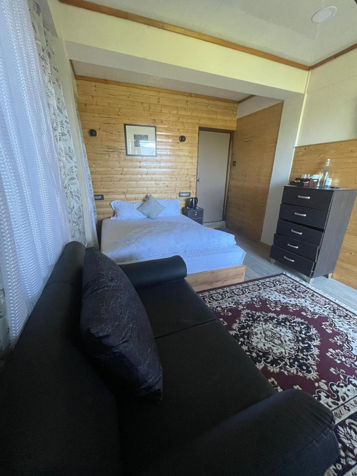 Double Room with Balcony photo 3