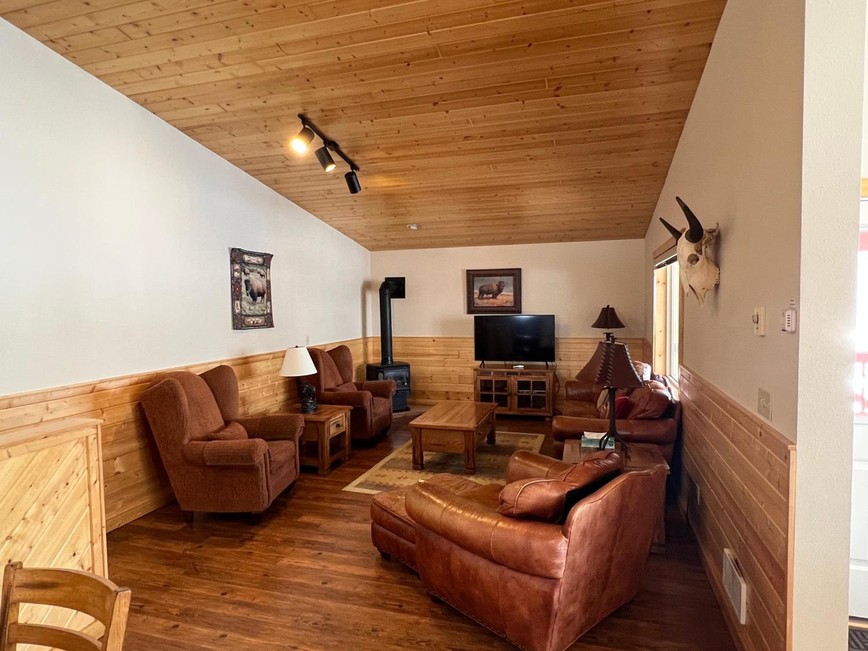 Eight-Bedroom House photo 1