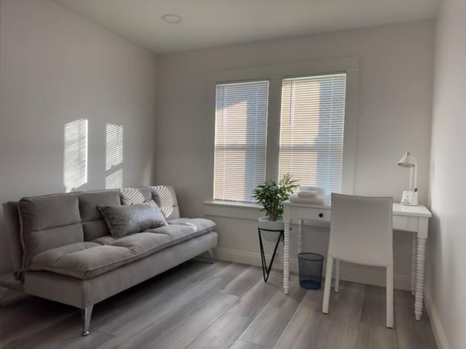 Four-Bedroom House photo 3