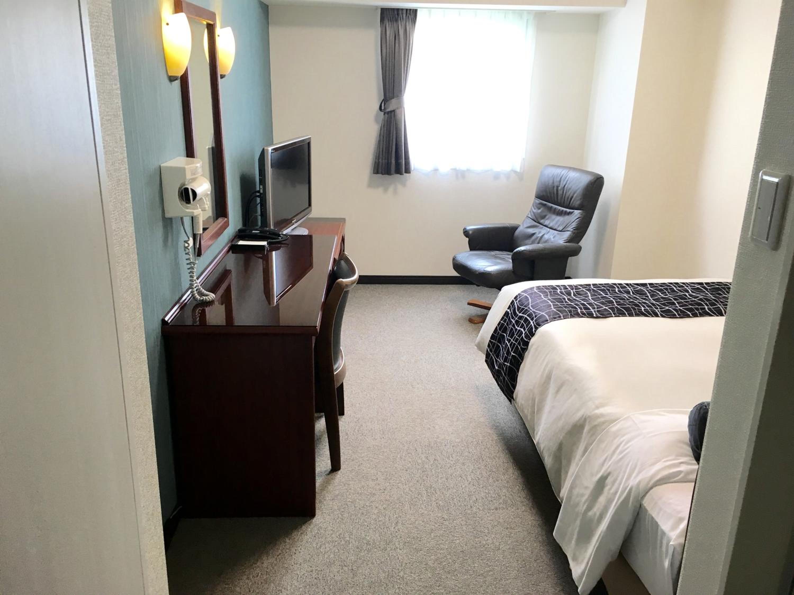 Single Room With Bathroom - Non-Smoking photo 1