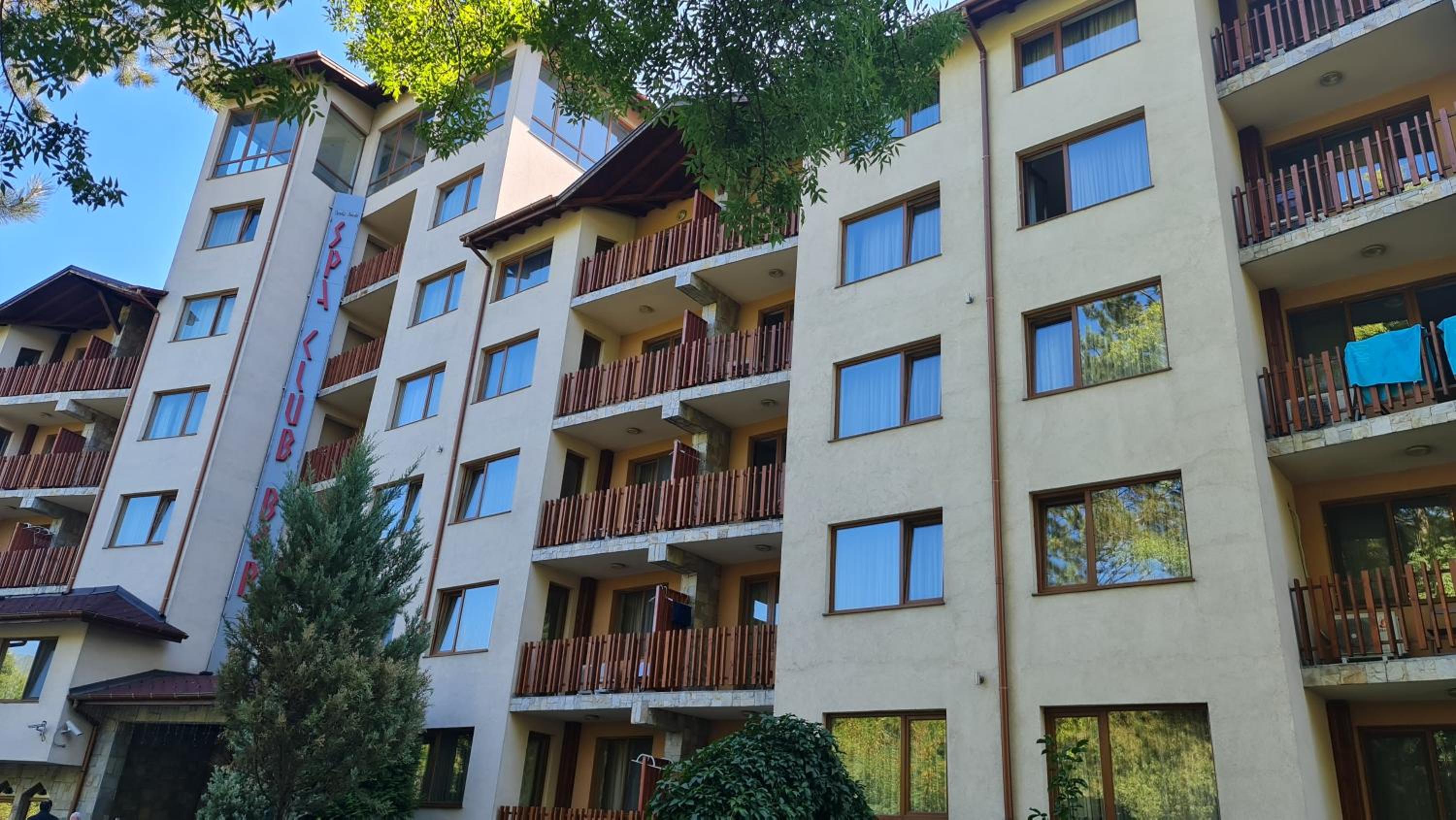 Apartment with Balcony photo 2