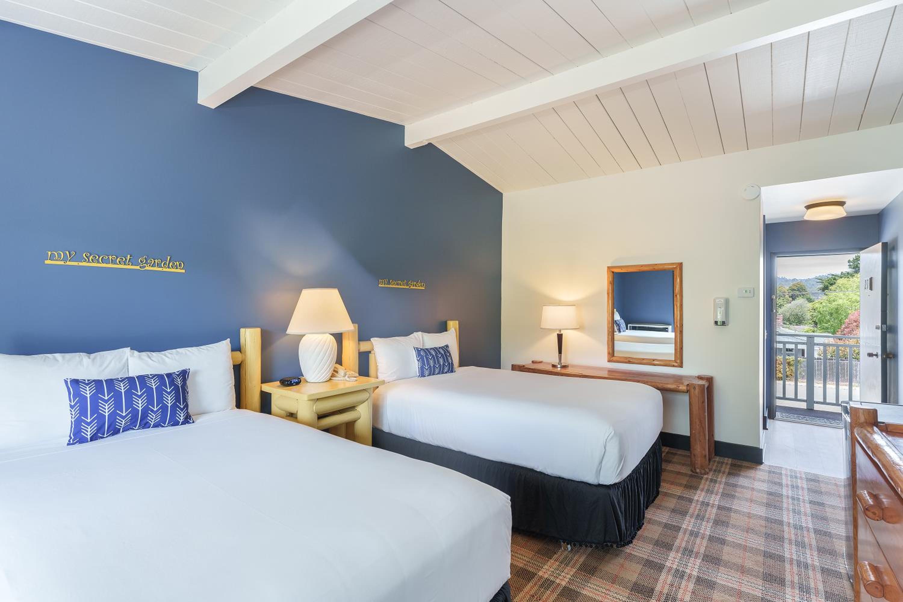Standard Double Room with Two Double Beds - Photo 4