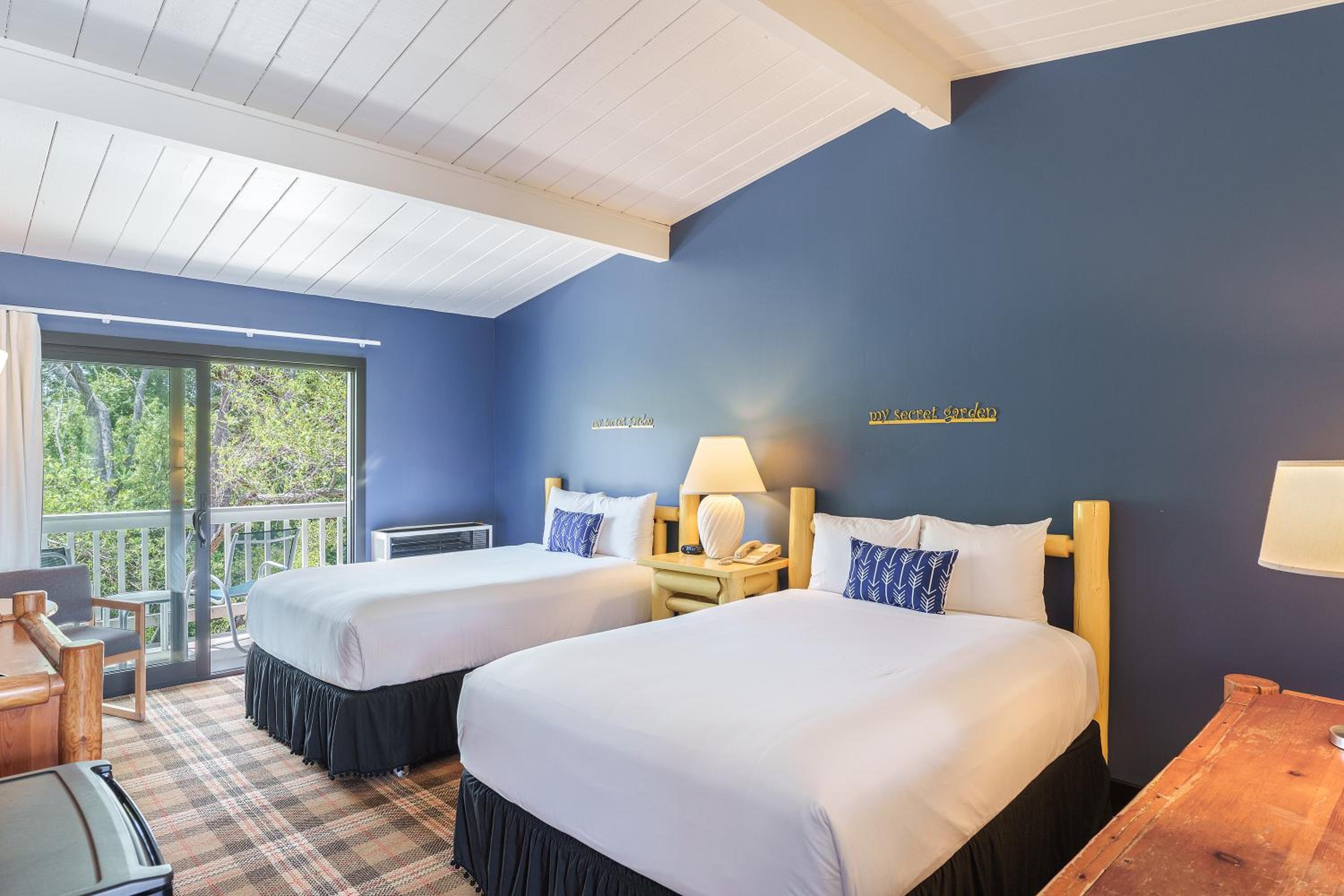 Standard Double Room with Two Double Beds - Photo 5