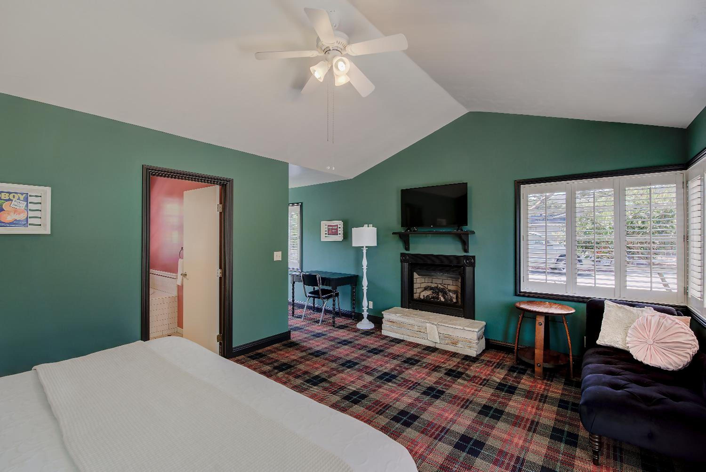 Studio Cottage - Photo 1
