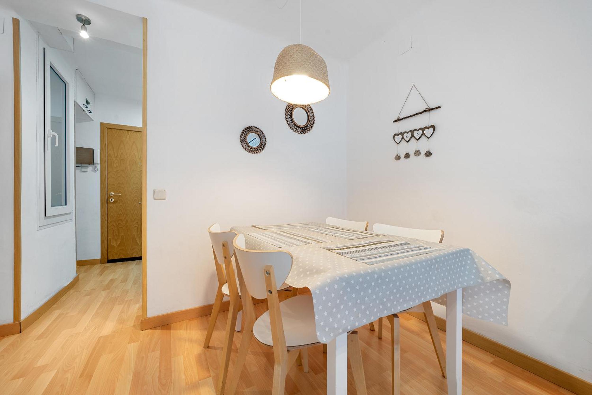 One-Bedroom Apartment - Photo 5