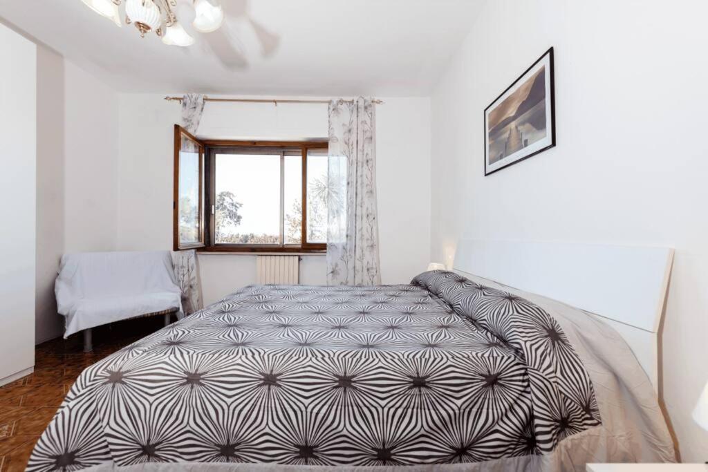 Three-Bedroom Apartment photo 2