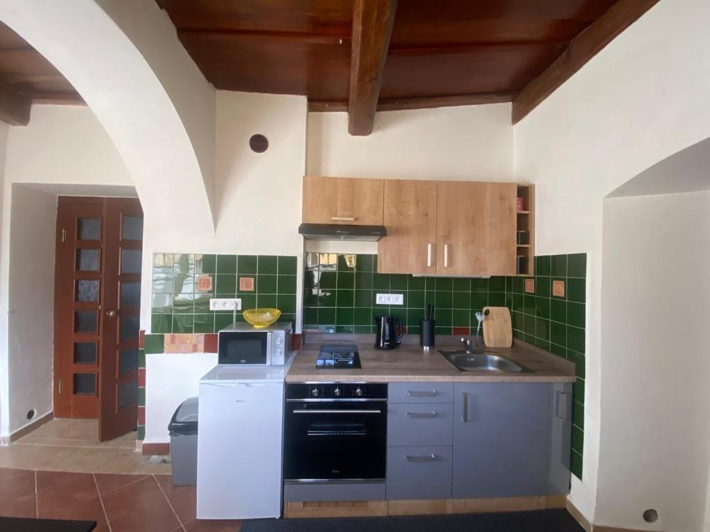 One-Bedroom Apartment - Photo 27