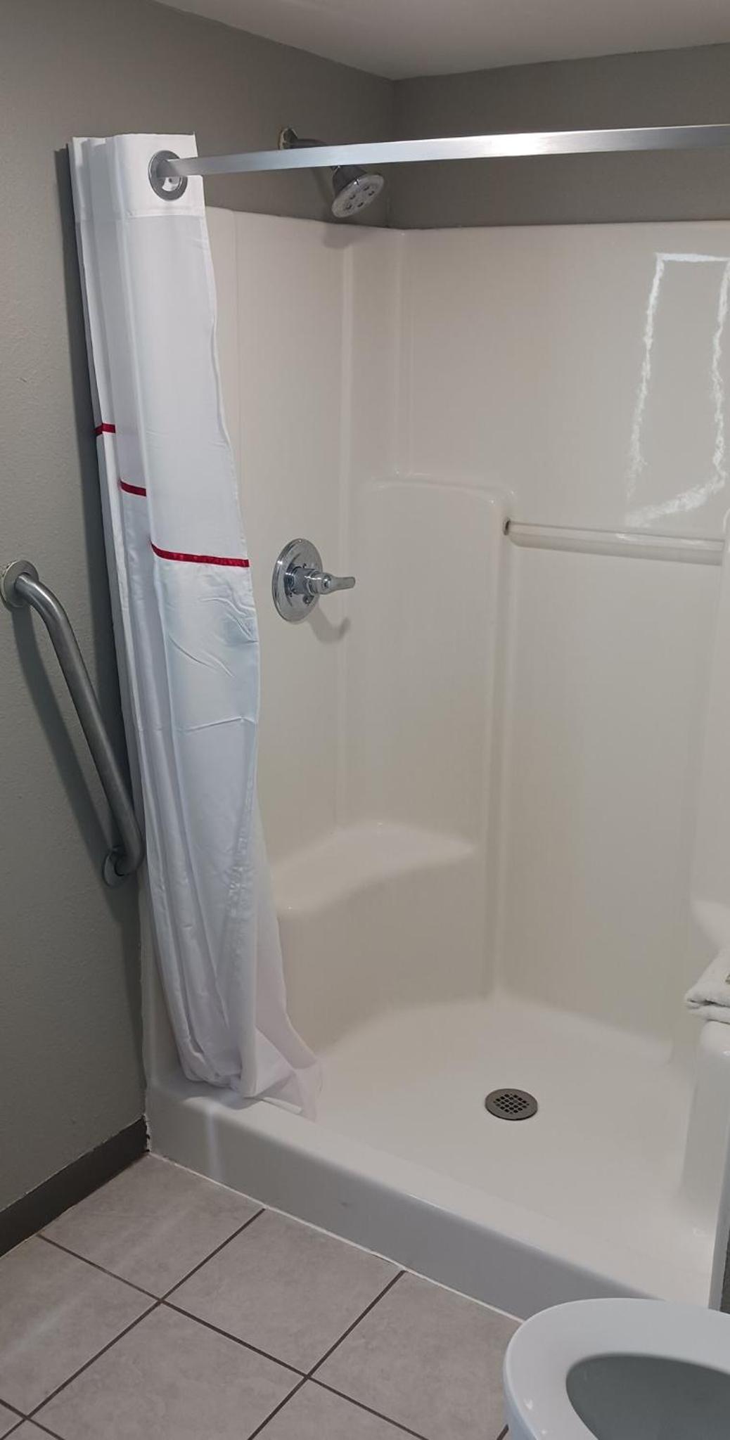 Deluxe Room With Two Double Beds Disability Access Non-Smoking - Photo 2