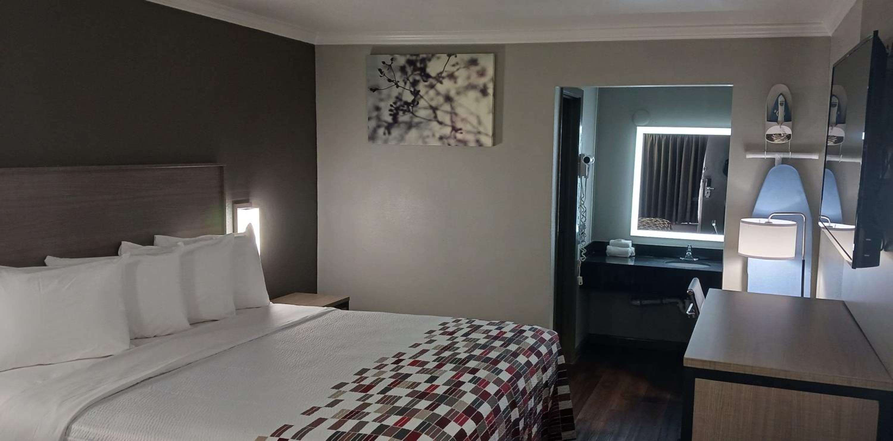 Superior King Room Non-Smoking - Photo 3