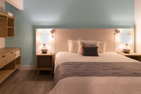 Waterside Superior Stateroom photo 3