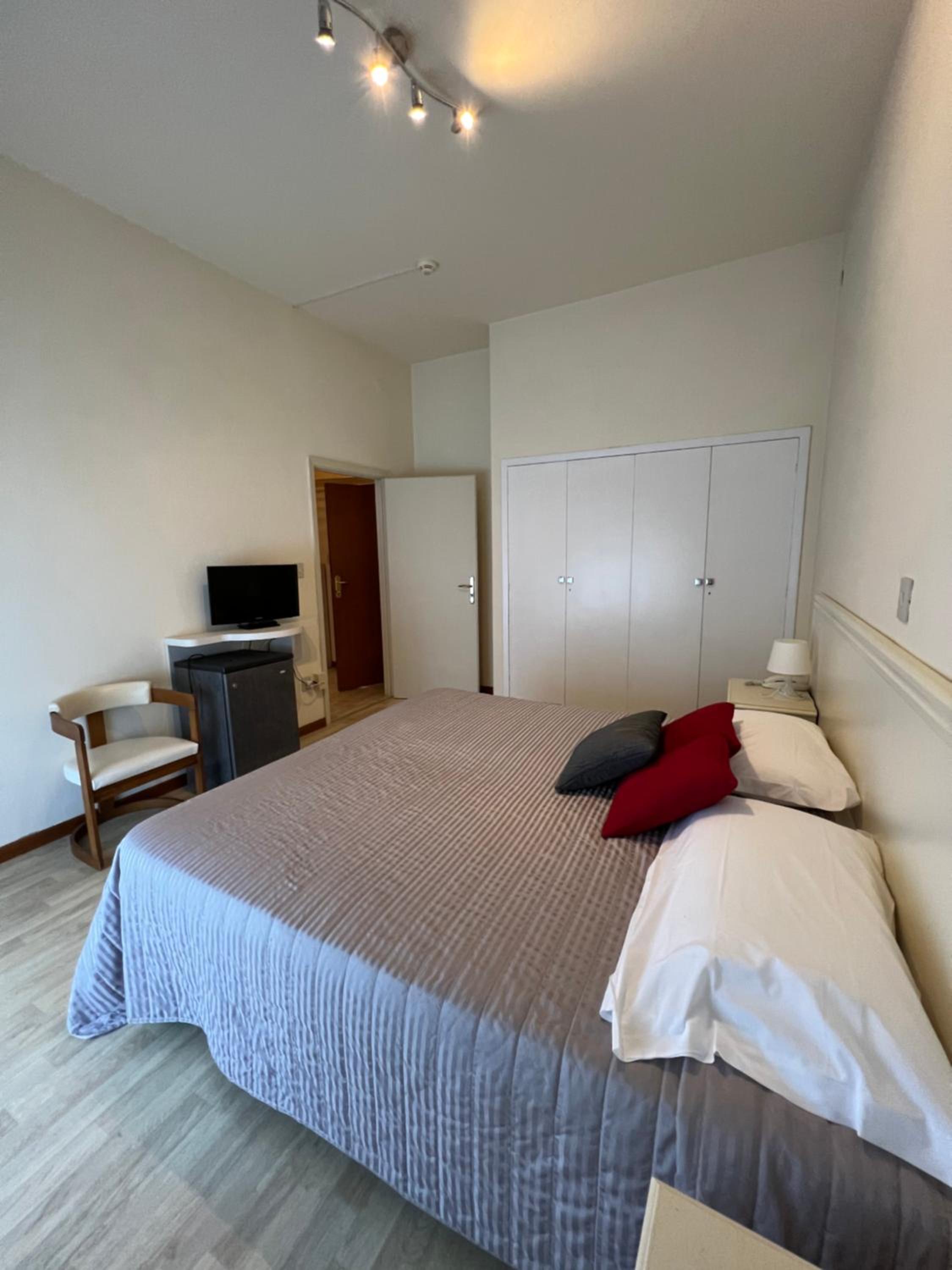 Standard Quadruple Room - Photo 8