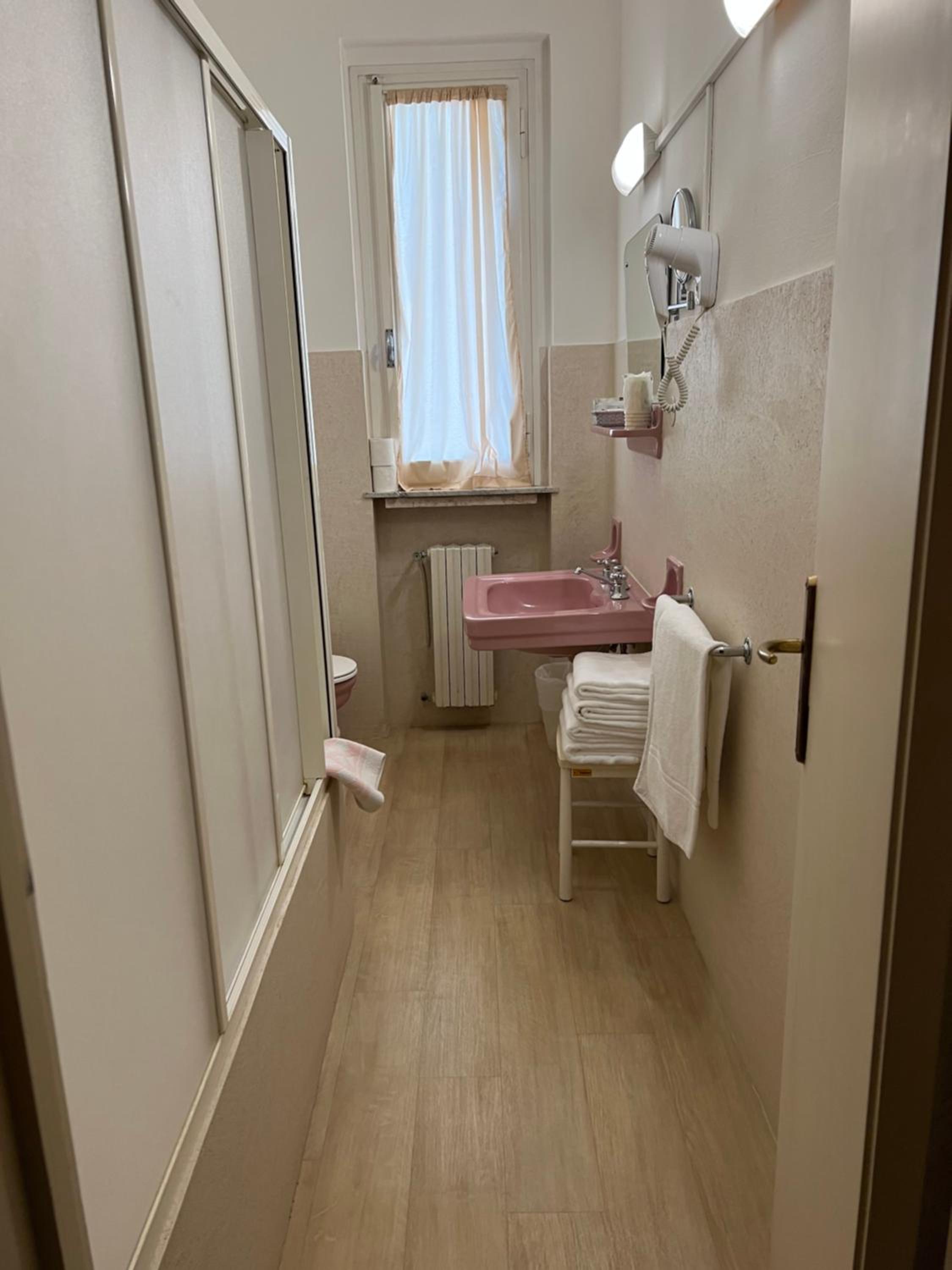 Standard Quadruple Room - Photo 24