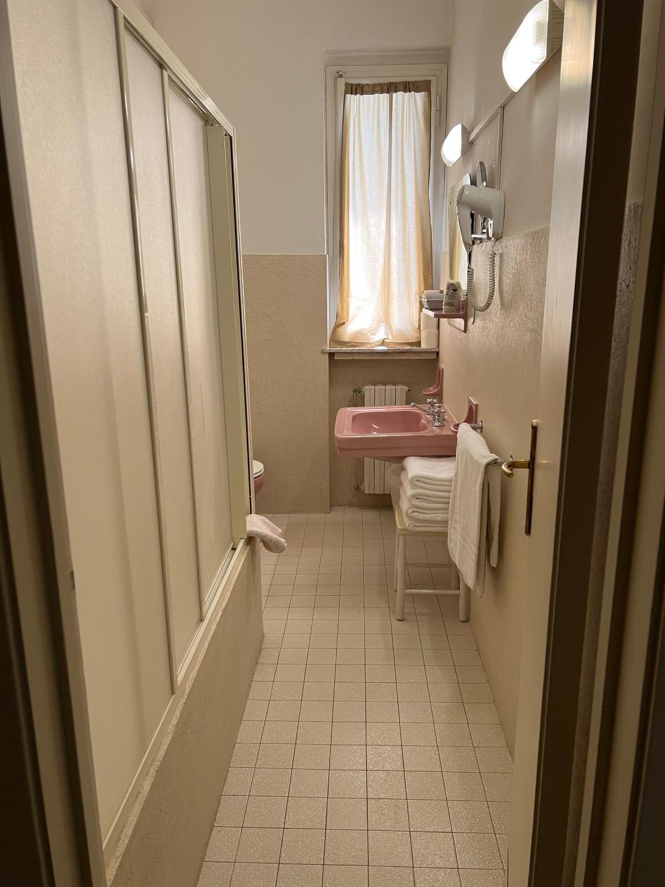 Standard Quadruple Room - Photo 20
