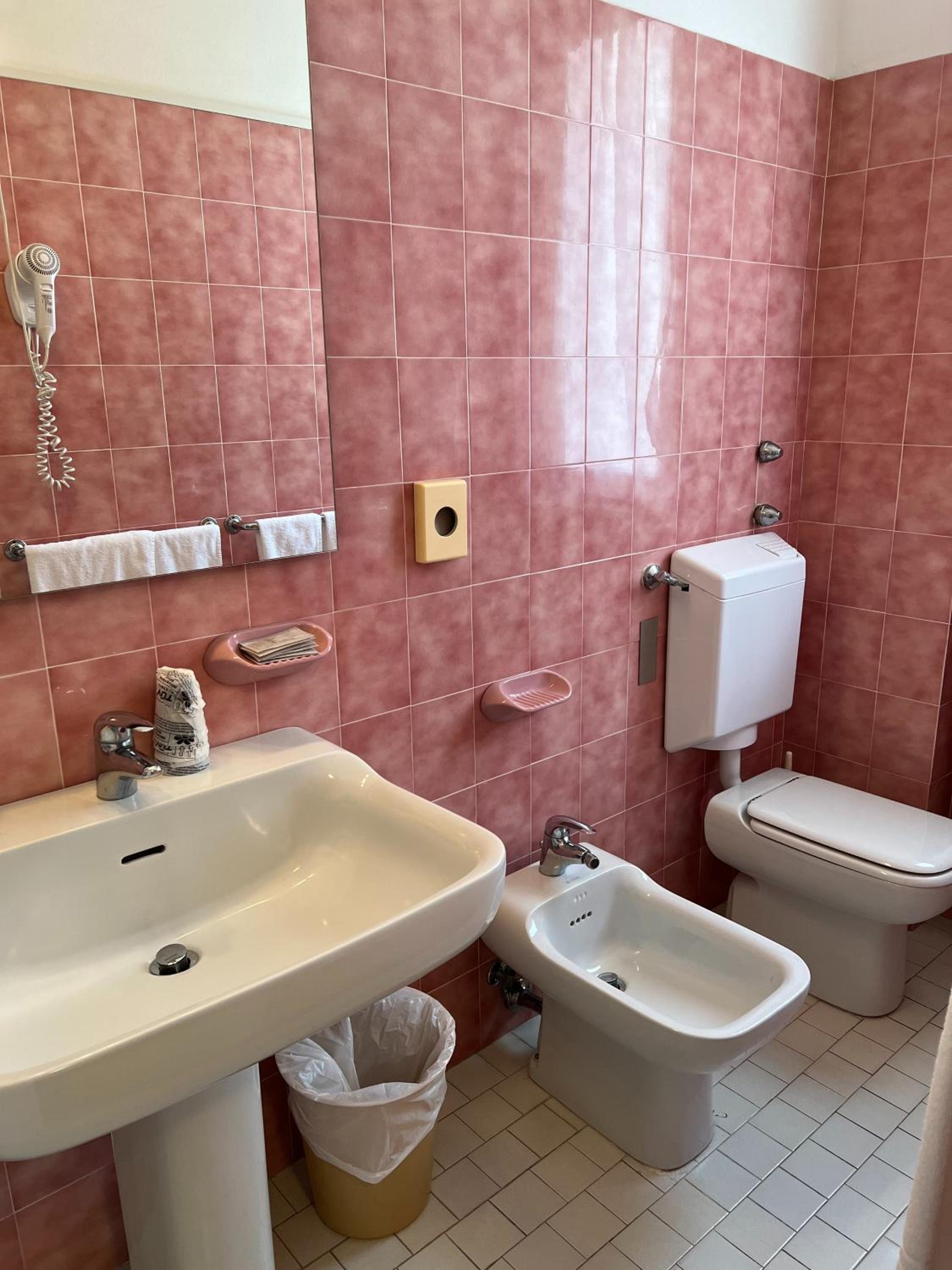 Double or Twin Room - Photo 19
