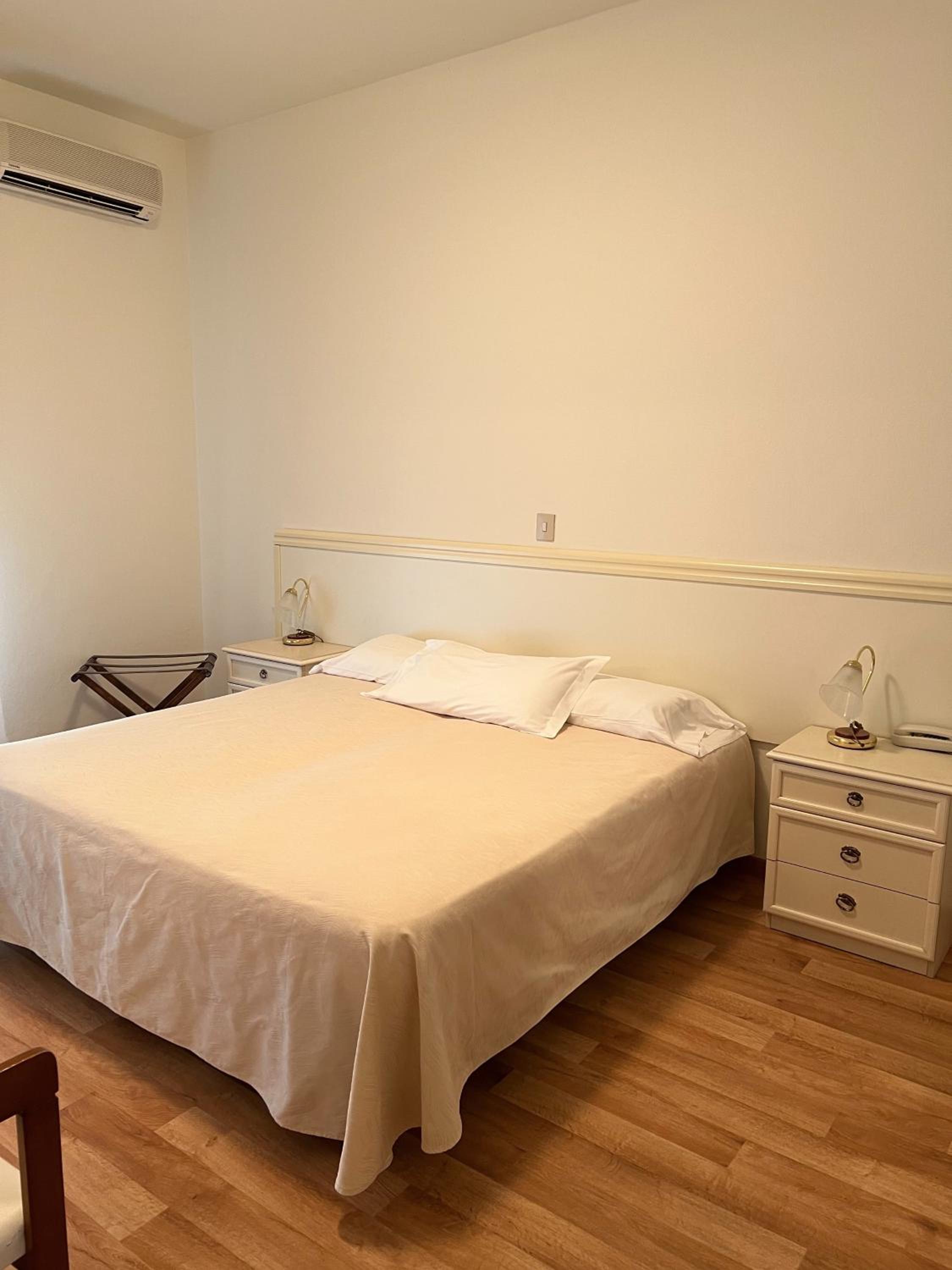 Double or Twin Room - Photo 18