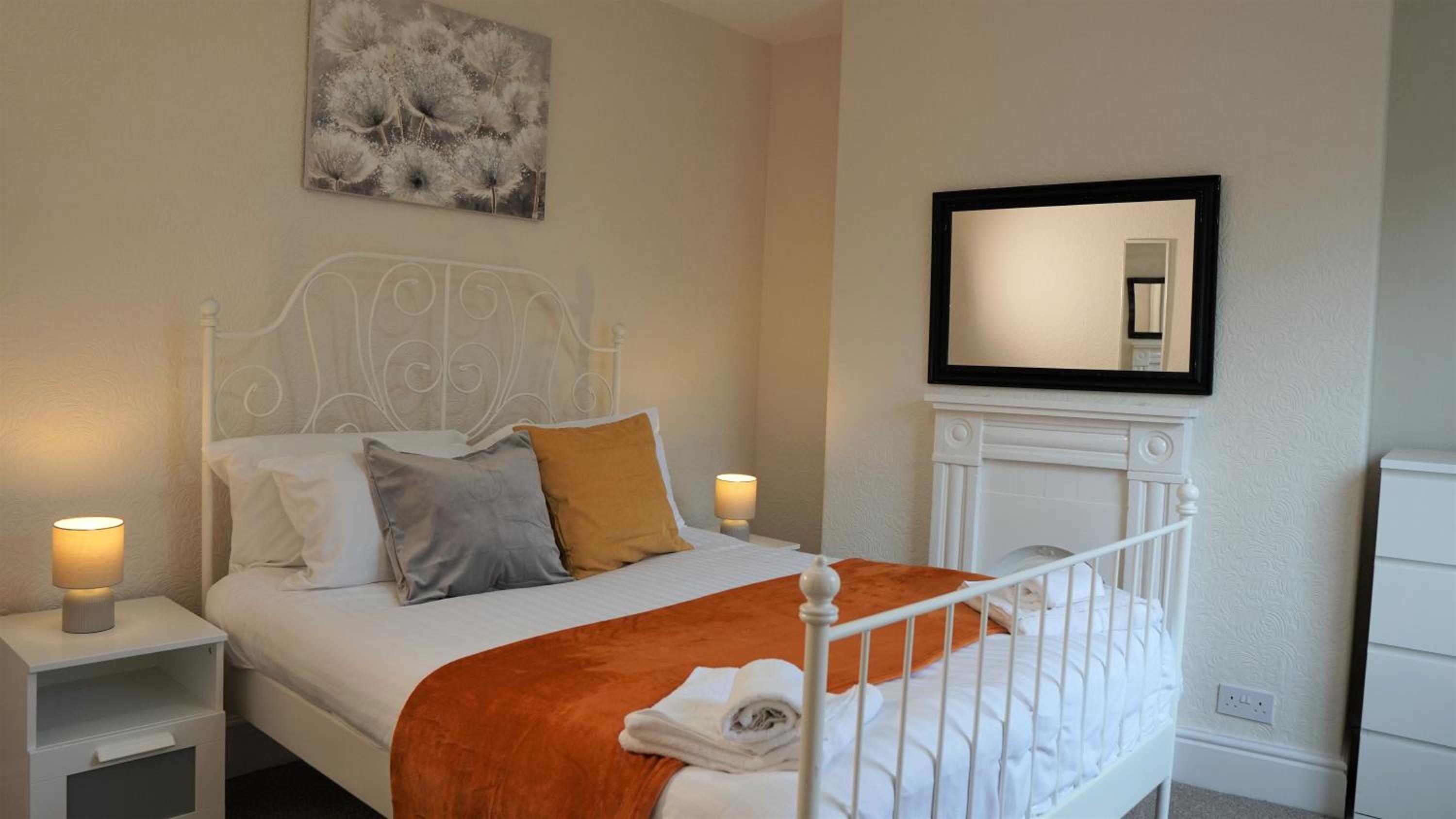 Four-Bedroom House - Photo 8