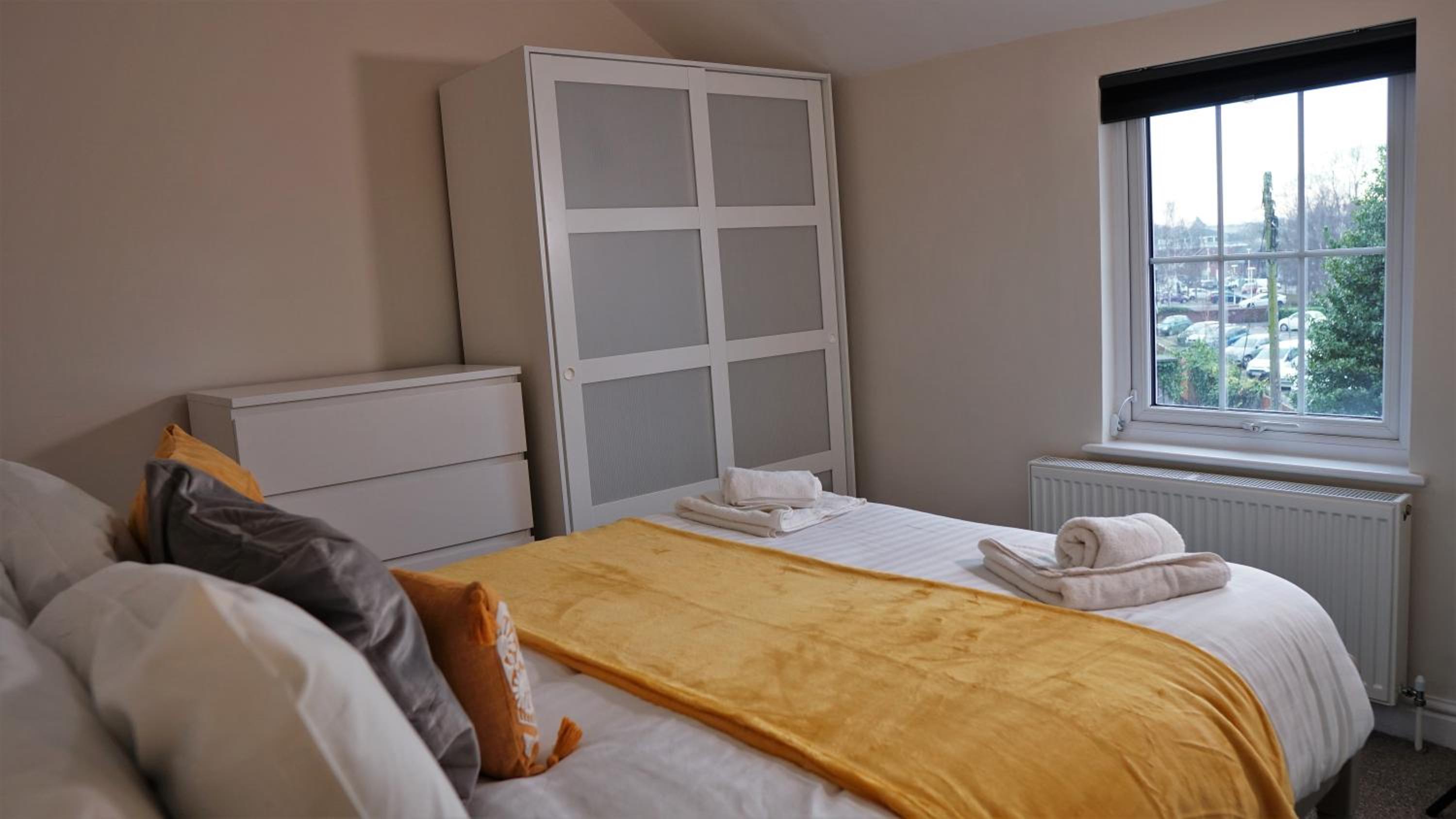 Four-Bedroom House - Photo 10