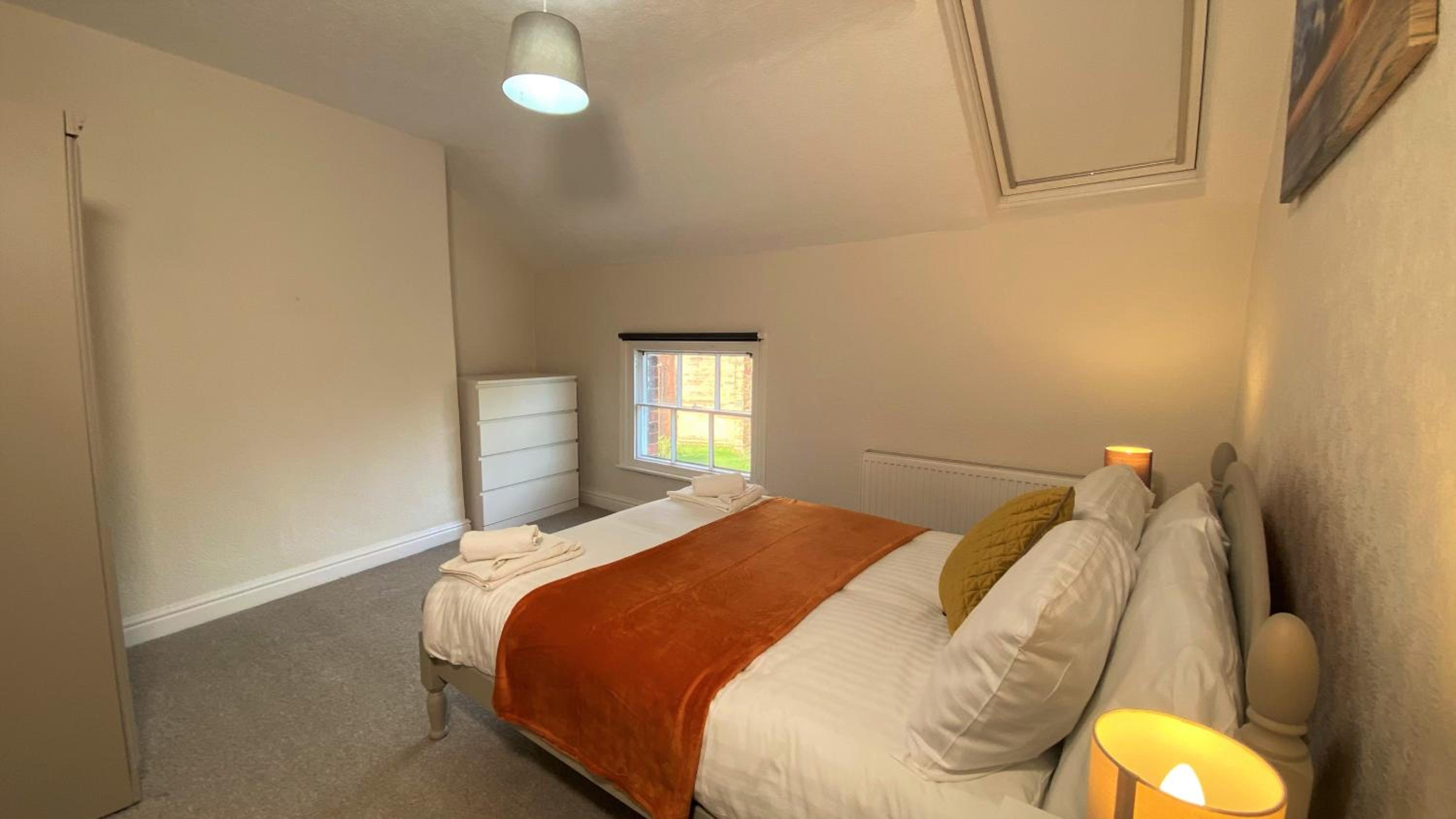 Four-Bedroom House - Photo 15