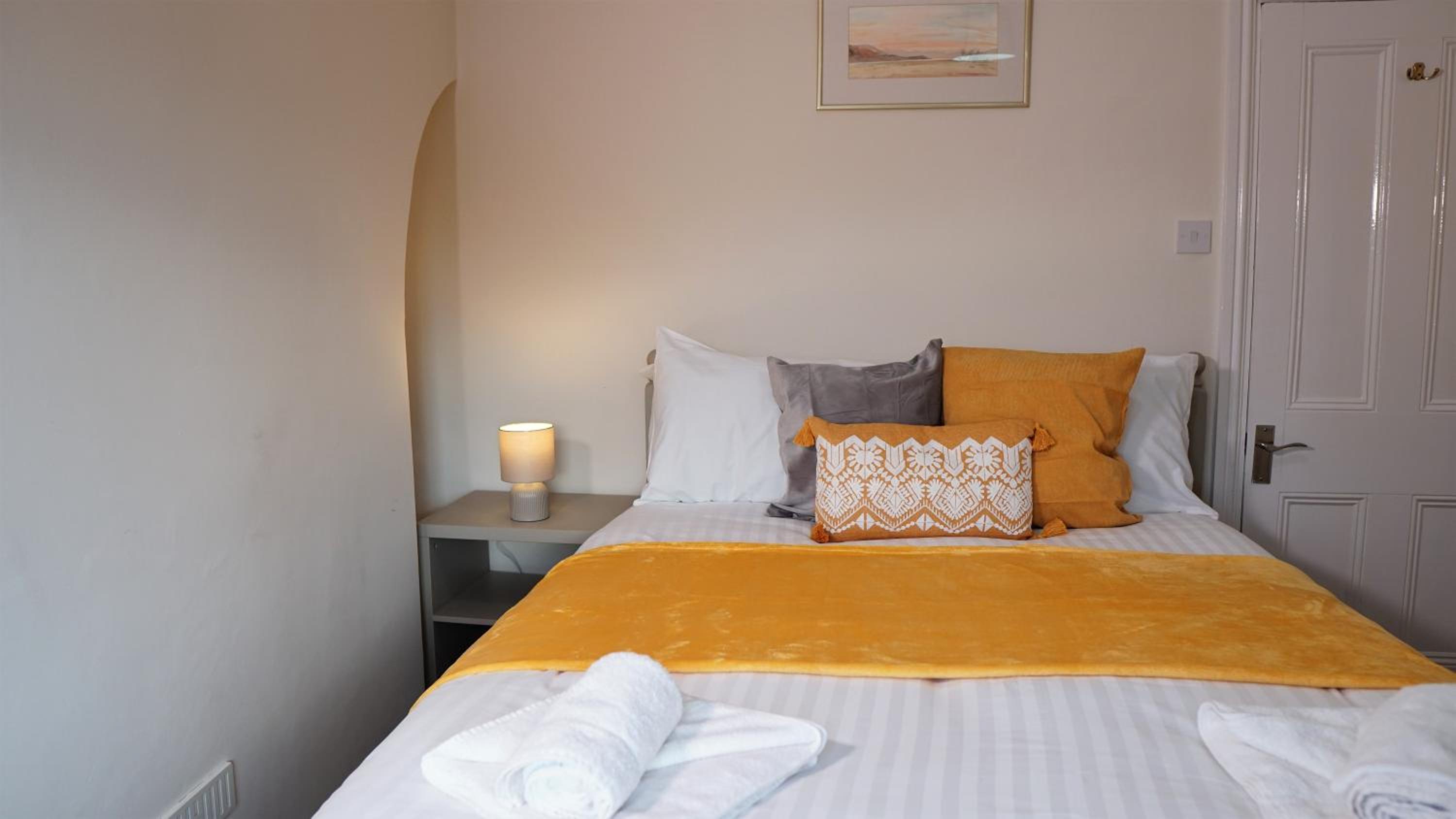 Four-Bedroom House - Photo 26