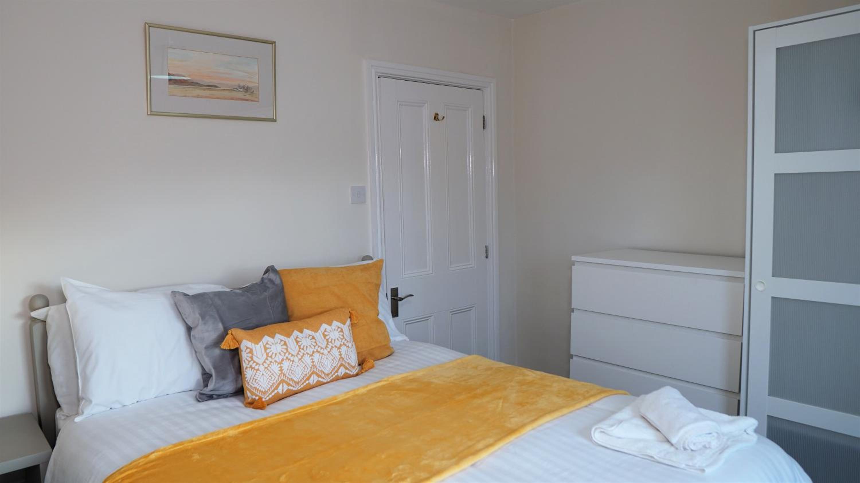 Four-Bedroom House - Photo 29