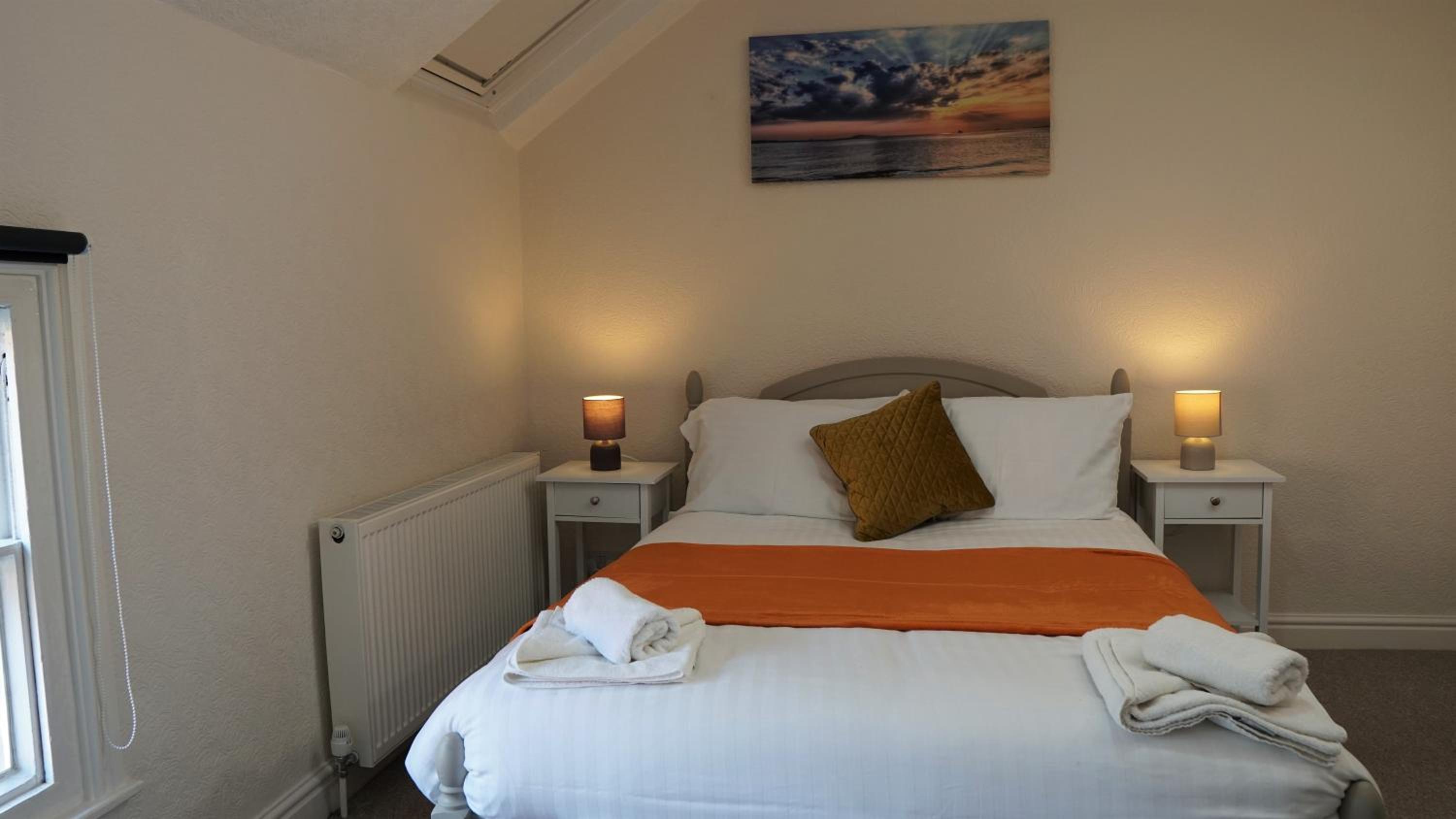 Four-Bedroom House - Photo 31