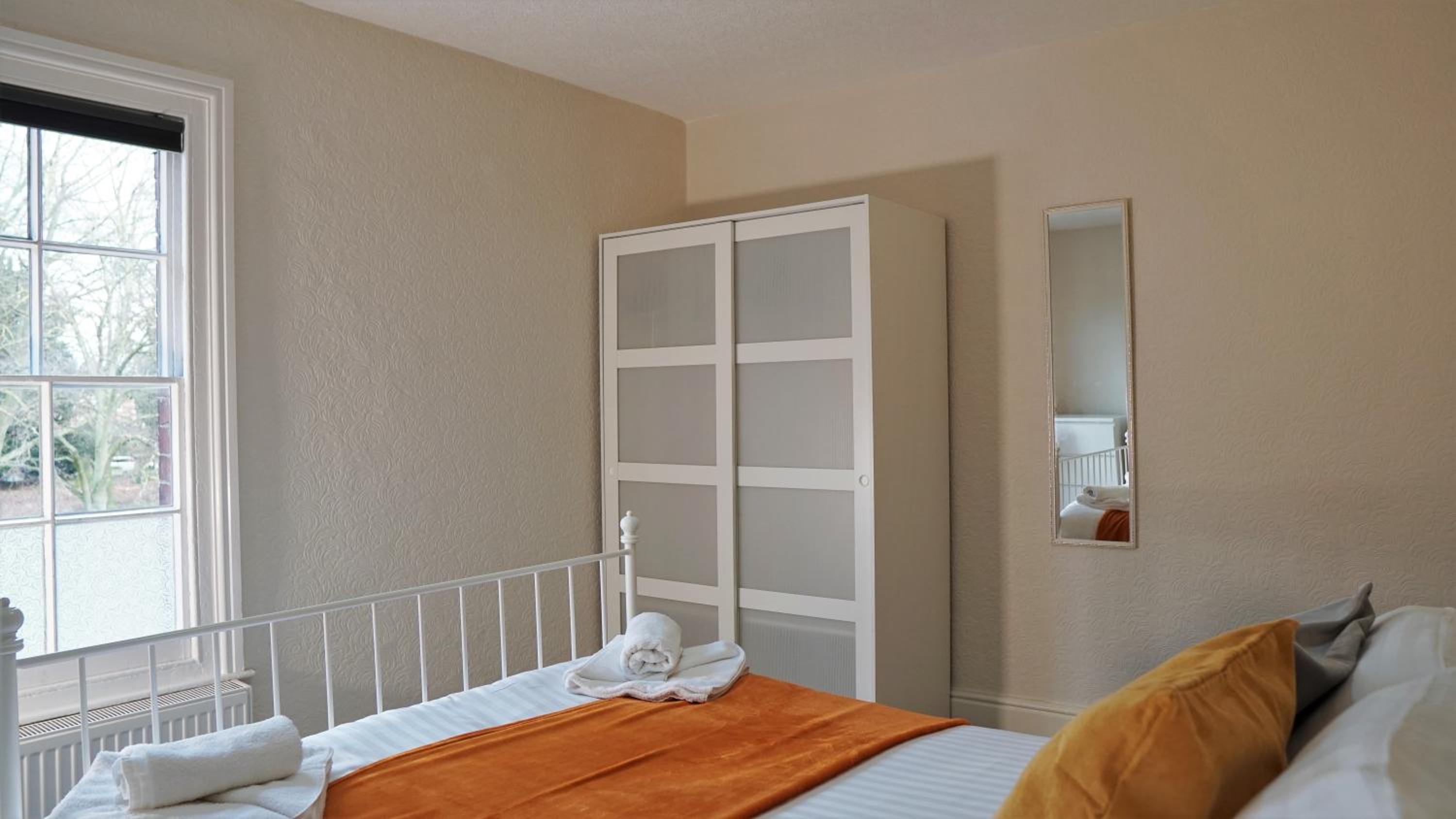 Four-Bedroom House - Photo 35