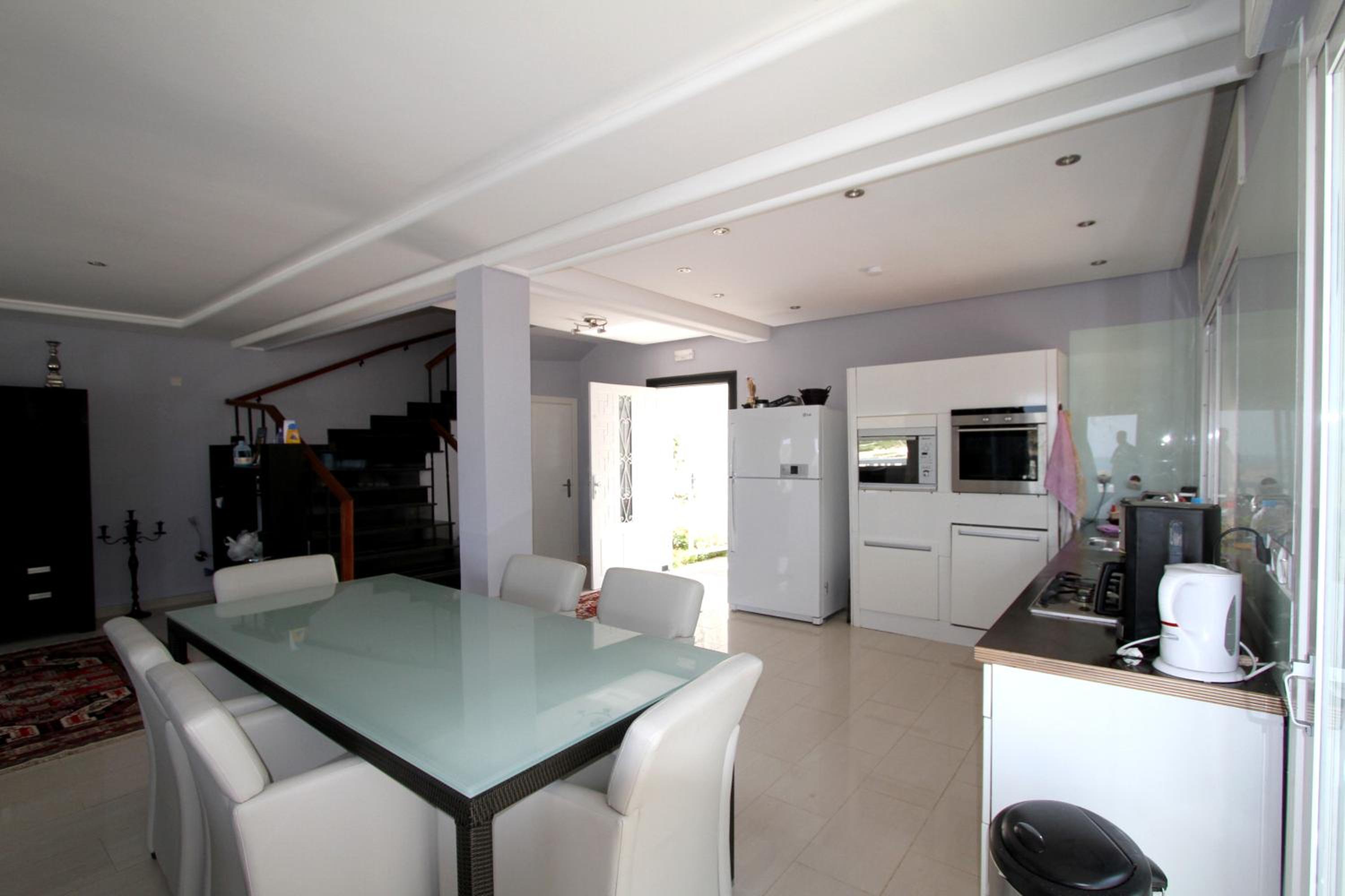 Villa with Private Pool - Photo 17