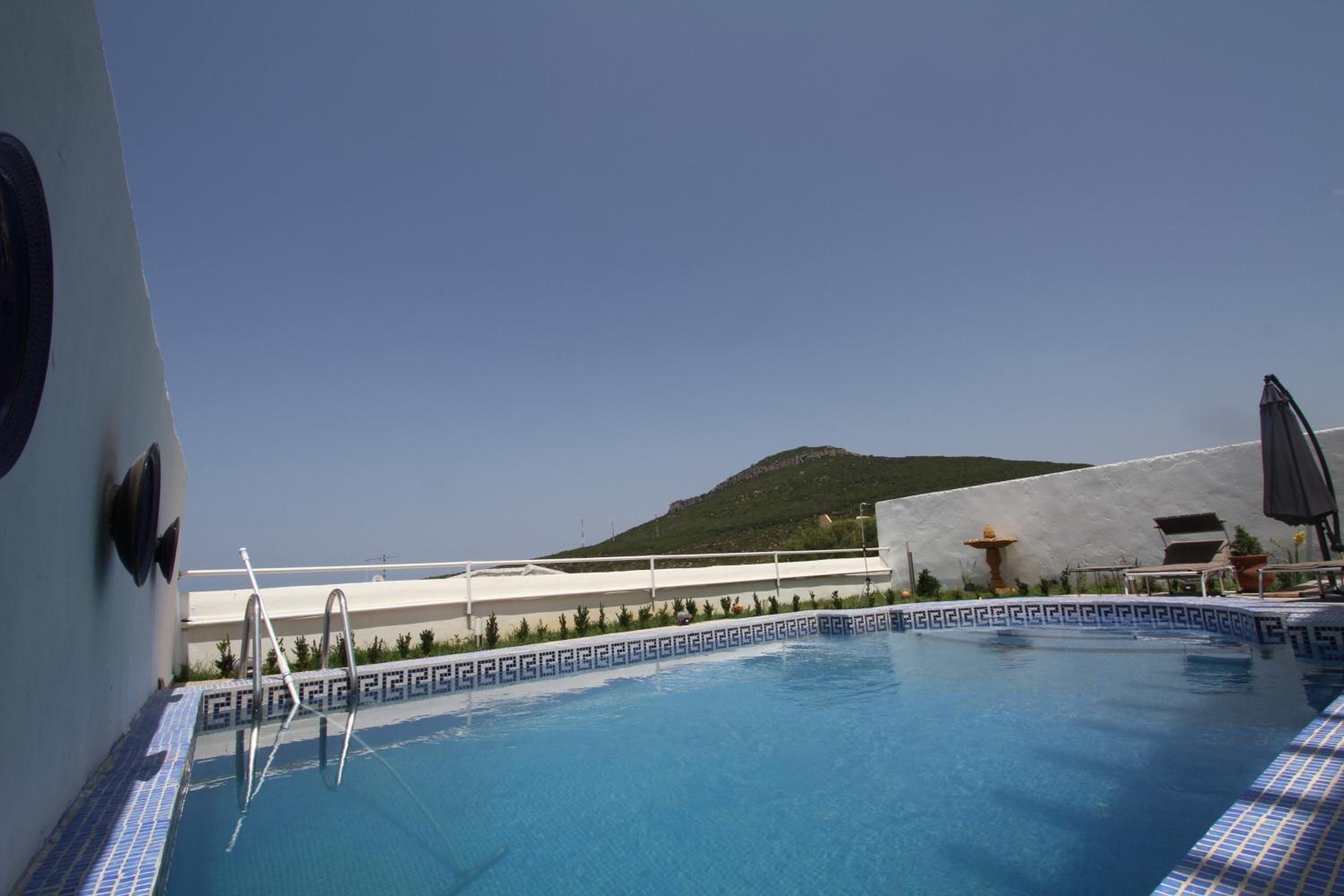Villa with Private Pool - Photo 34