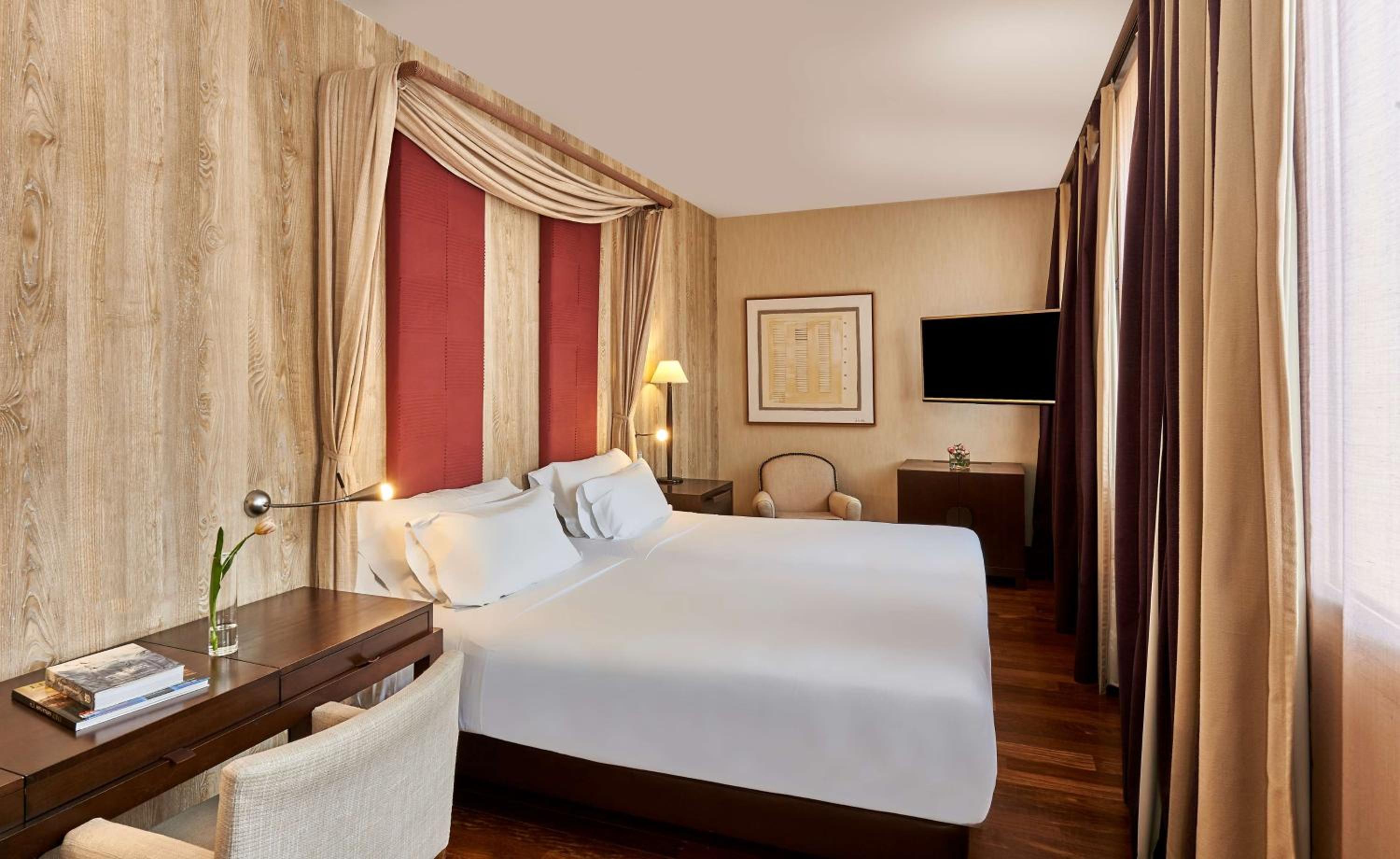 Superior Double or Twin Room photo 3