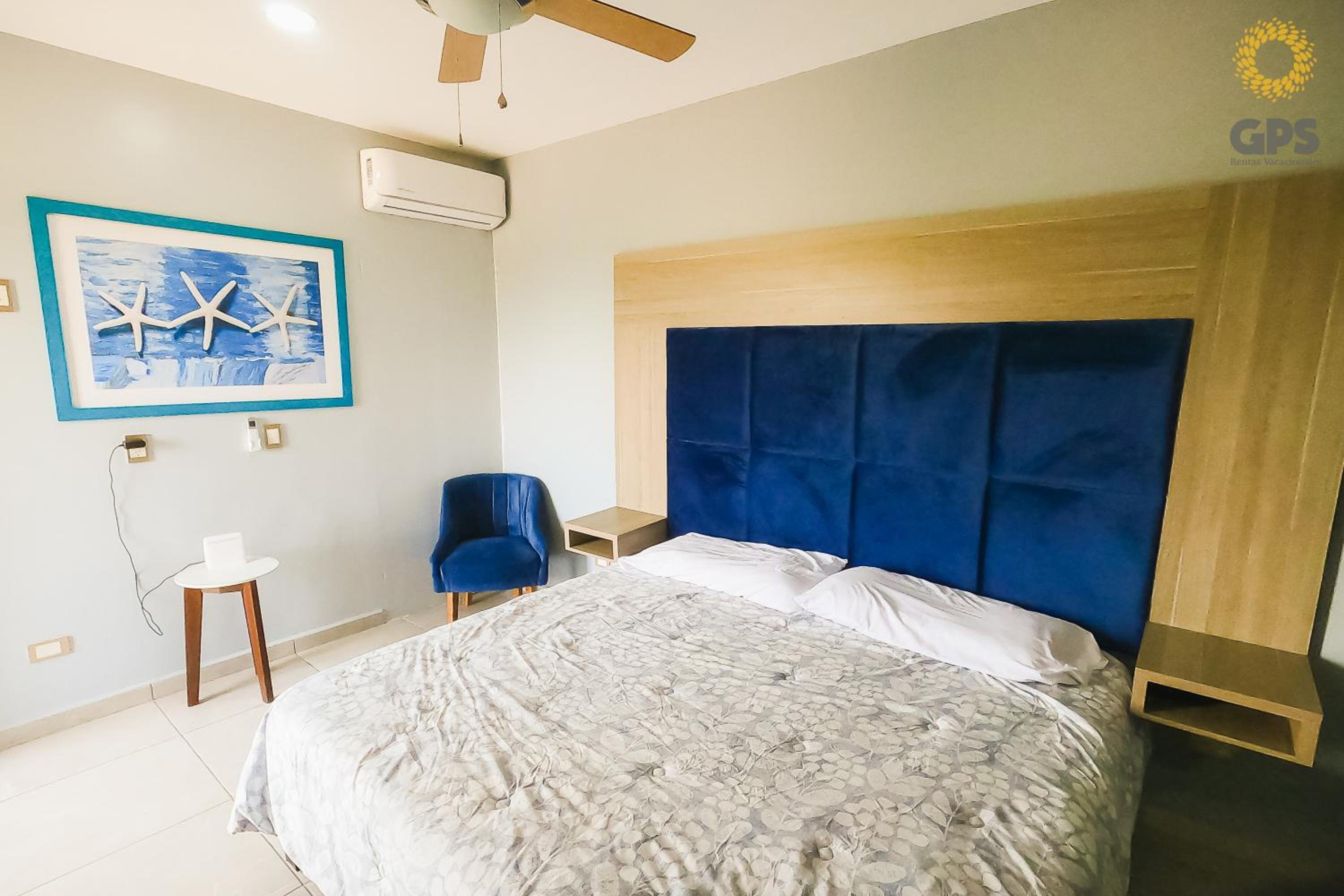 One-Bedroom Apartment - Photo 1