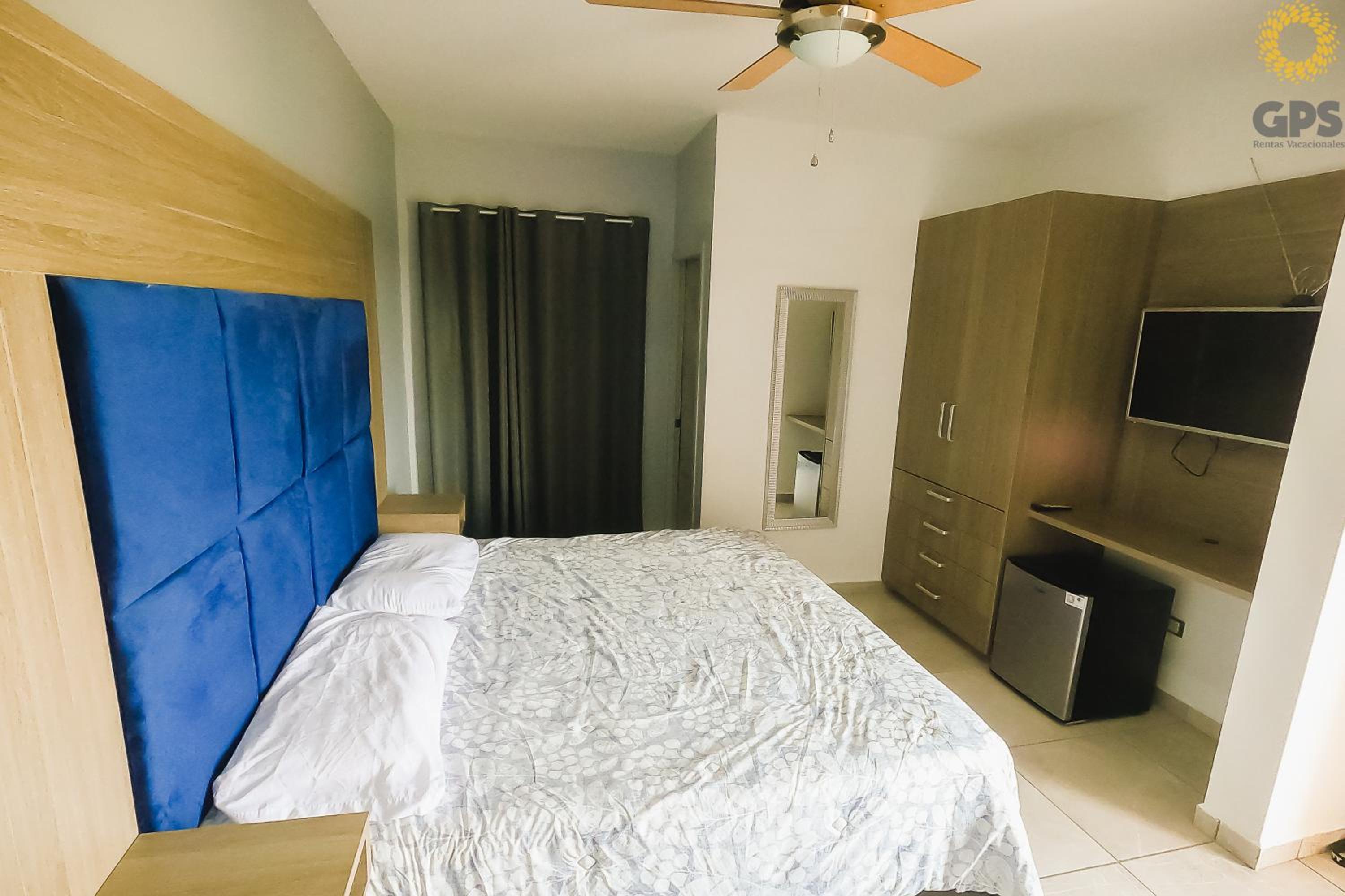 One-Bedroom Apartment - Photo 11