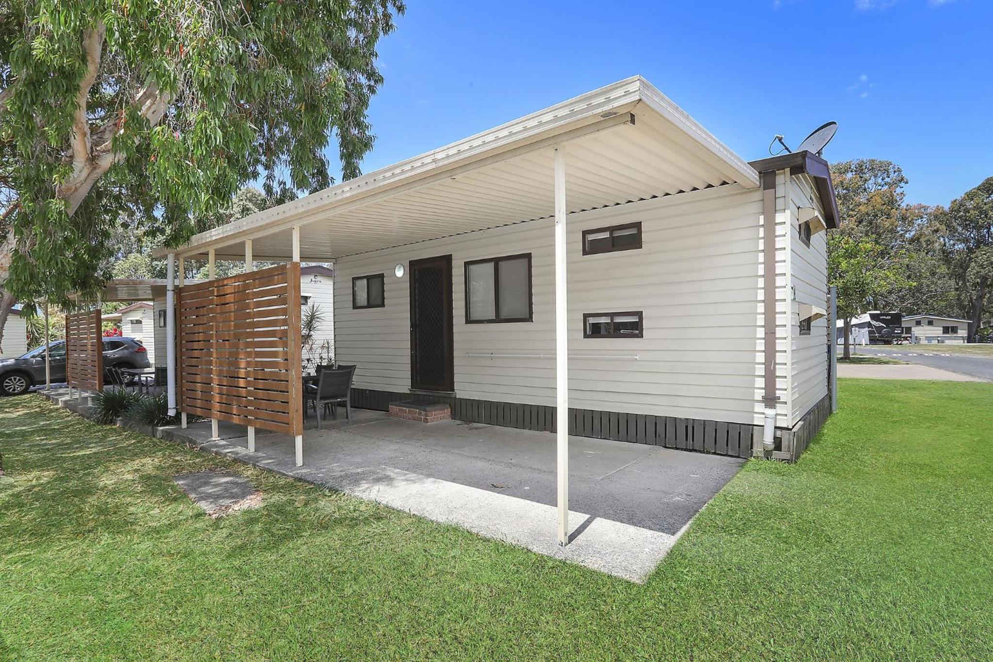 Economy Cabin - Sleeps 6 - Dog Friendly photo 2