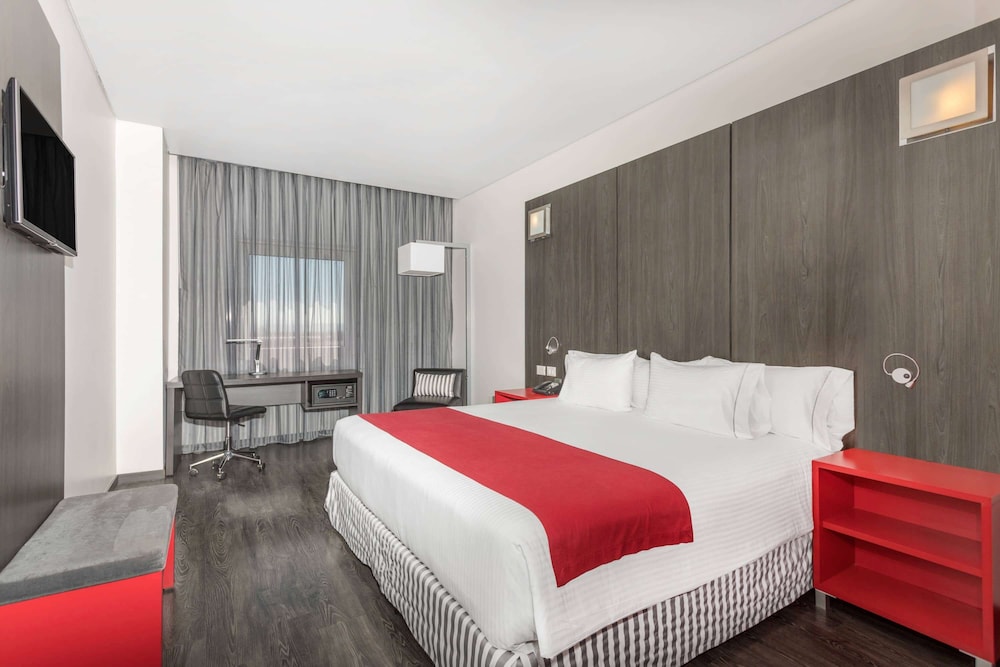 Room, 1 Queen Bed, Non Smoking - Photo 2
