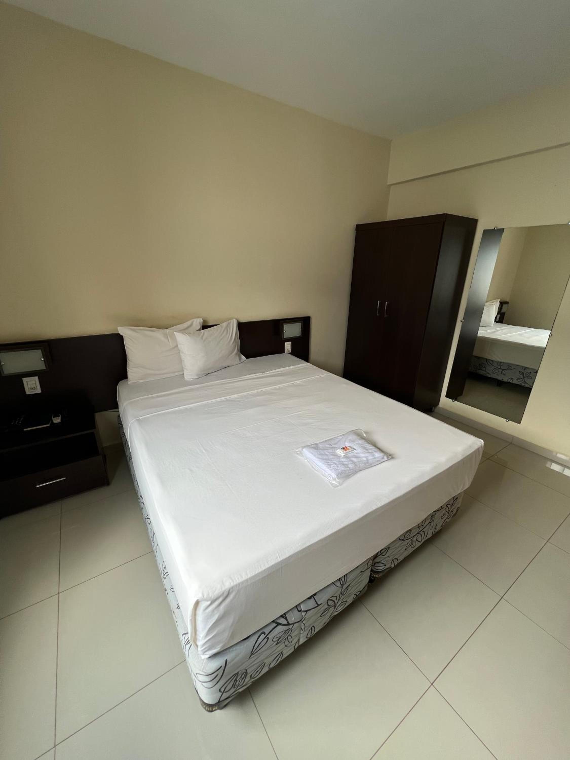 Standard Single Room - Photo 9