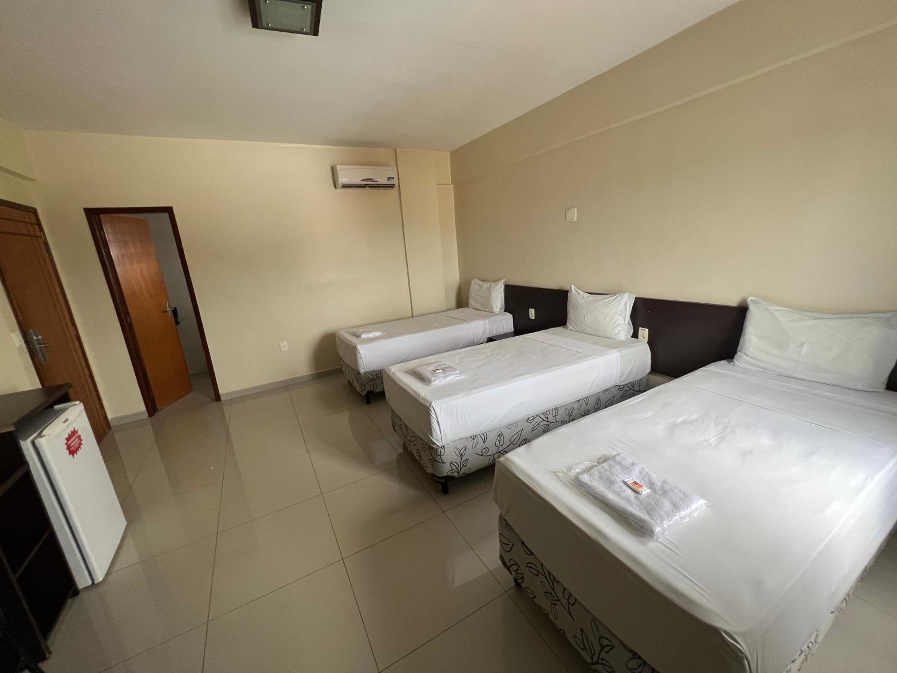 Standard Triple Room - Photo 8