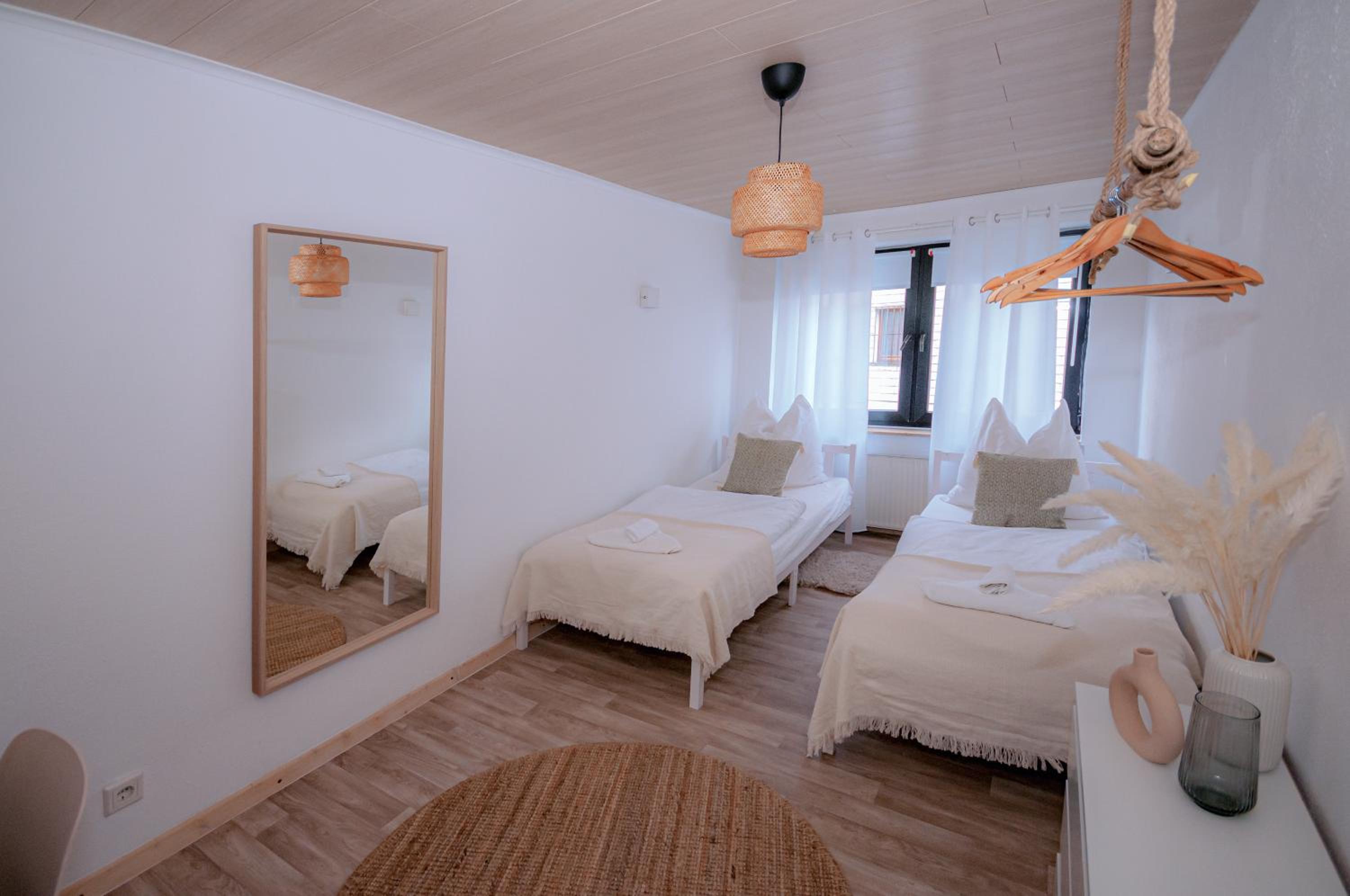 Standard Twin Room with Shared Bathroom photo 1