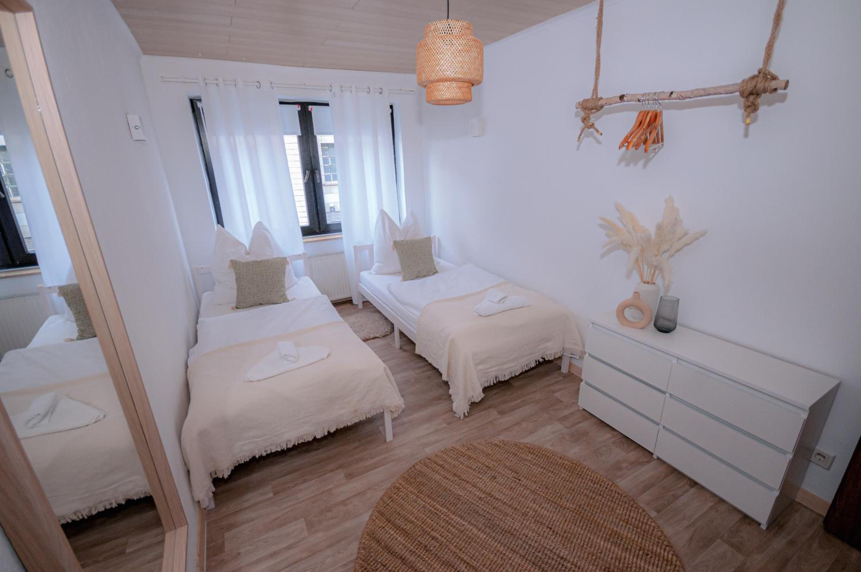 Standard Twin Room with Shared Bathroom photo 3