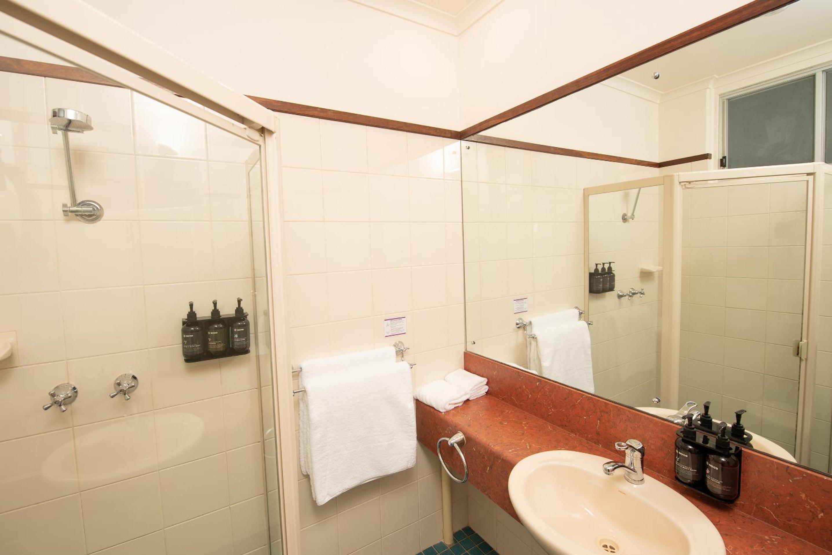 Superior King Bayview - Photo 6